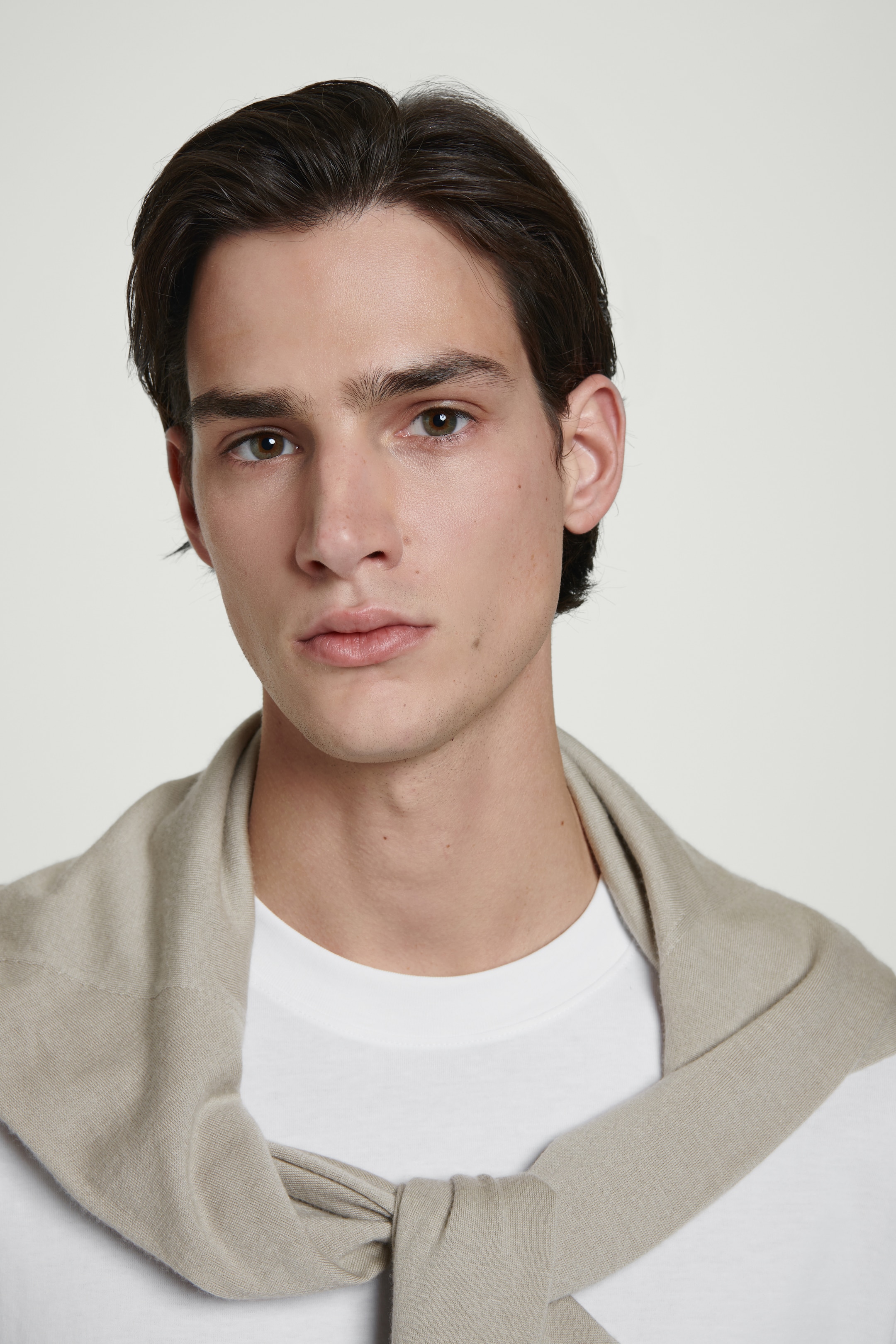 View larger image: RELAXED LIGHTWEIGHT COTTON T-SHIRT - WHITE - Men | H&M GB 5