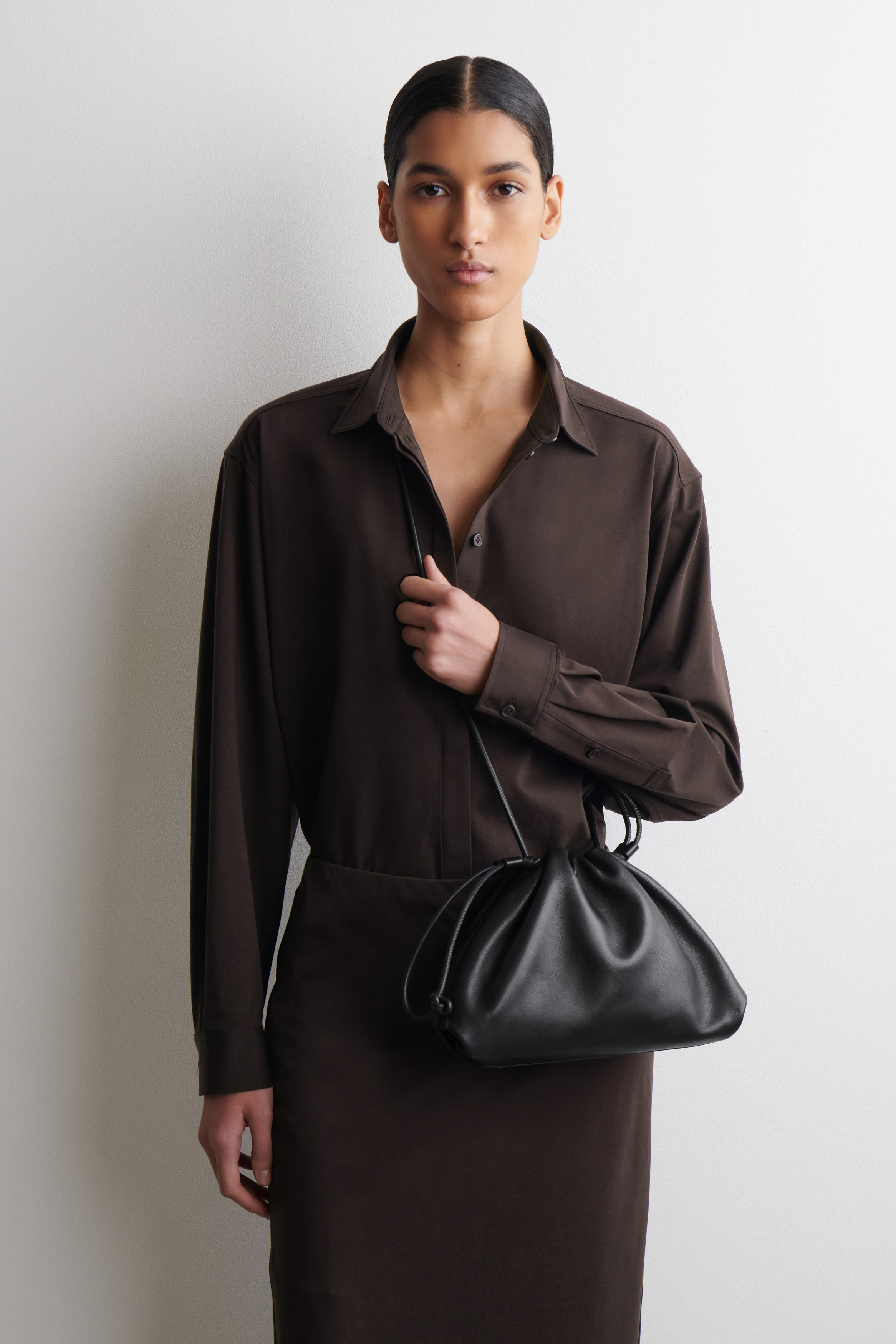 MINI CAVATELLI CLUTCH BAG - LEATHER - BLACK | COS US