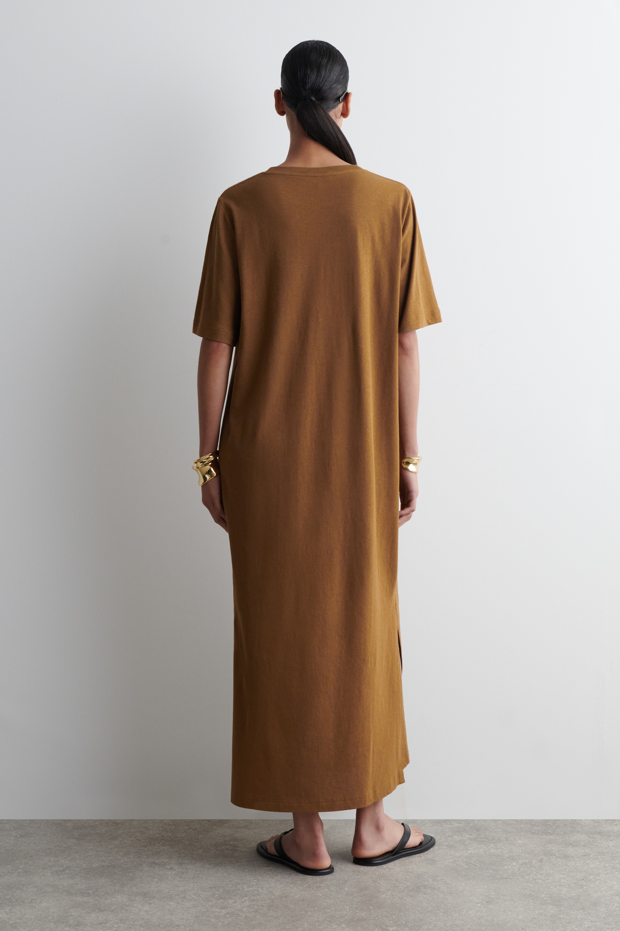 Agrandir l'image: ROBE T-SHIRT LONGUE EN COTON ET LIN - BRUN - FEMME | H&M FR 3