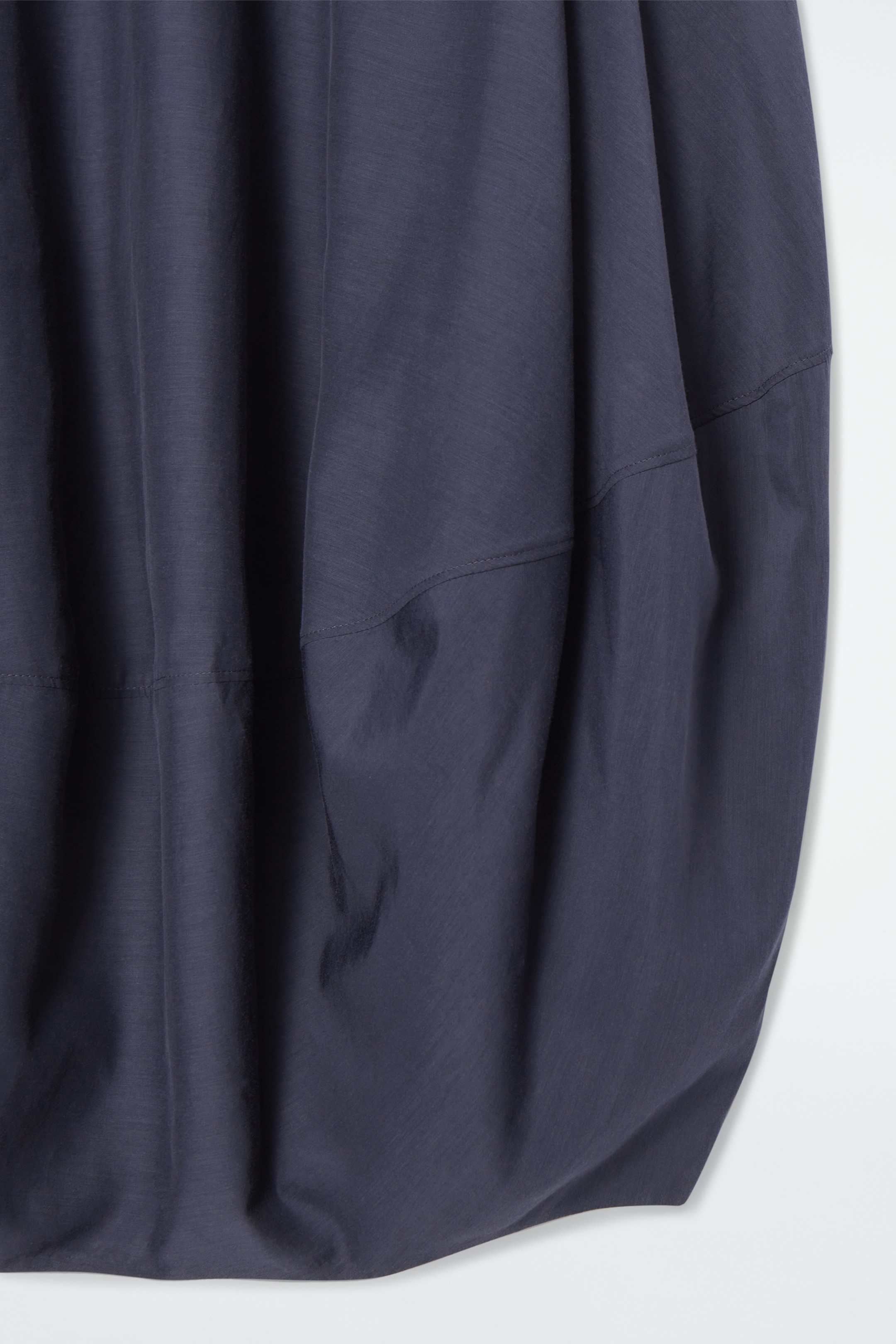 Grösseres Bild ansehen: ÄRMELLOSES OBERTEIL MIT BUBBLE-SAUM - NAVYBLAU - DAMEN | H&M CH 2
