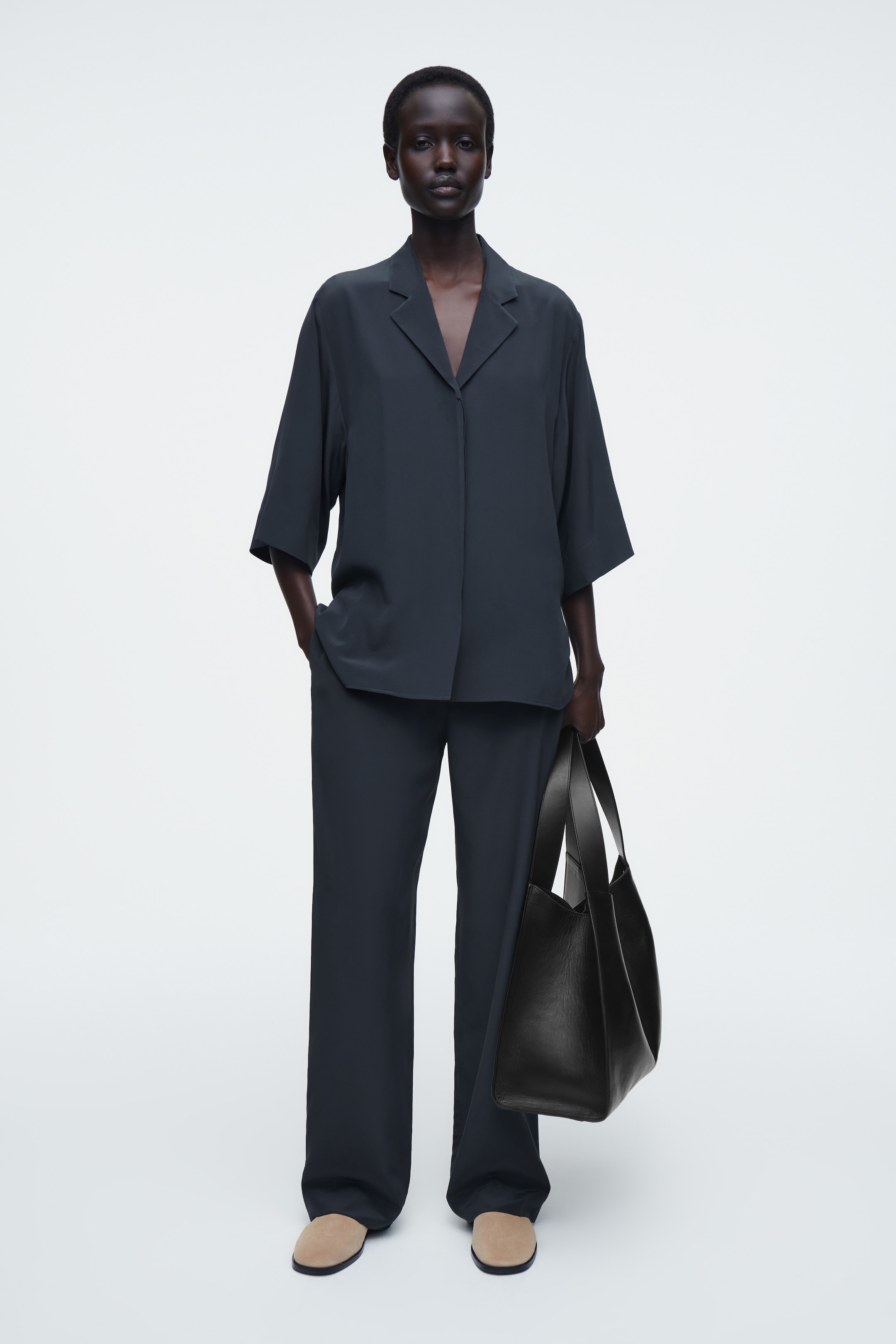 Grotere afbeelding bekijken: Losse zijden broek - MARINEBLAUW - DAMES | H&M BE 2