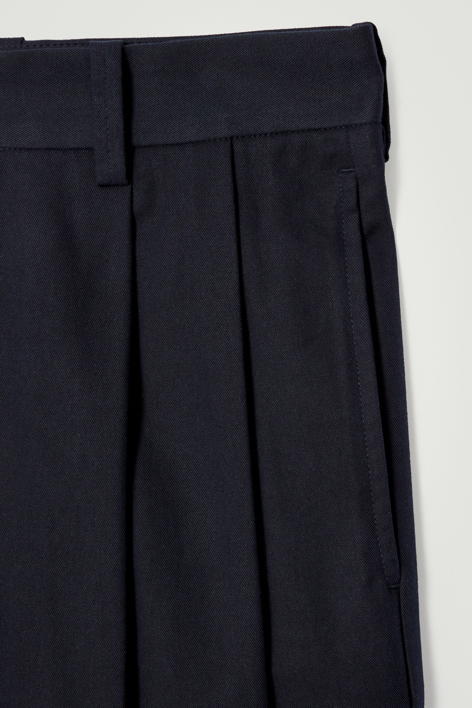 PANTALONES DE PINZAS DE ALGODÓN TAPERED FIT - AZUL MARINO/TOPO - 4