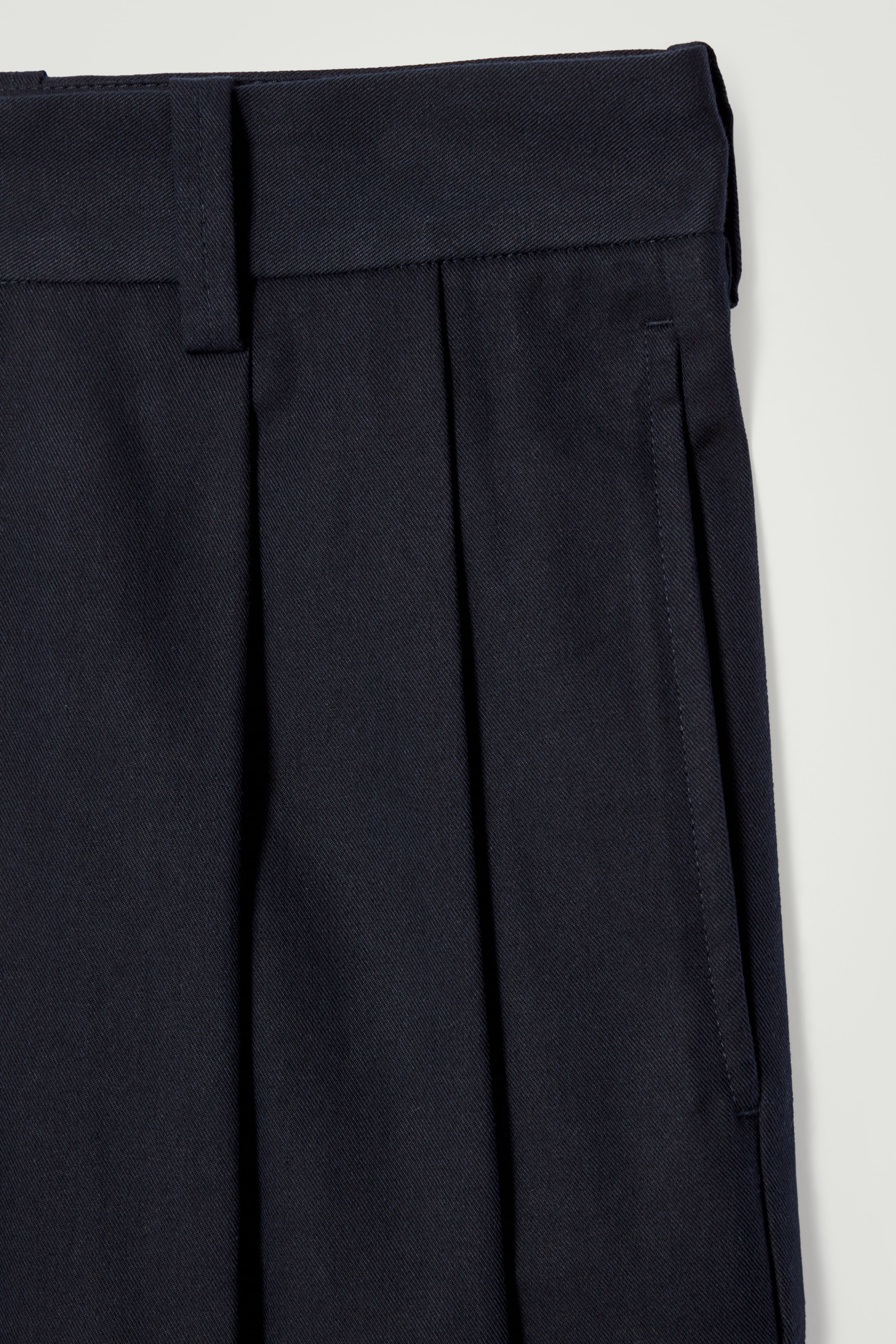Visualizza immagine più grande: PANTALONI RILASSATI E AFFUSOLATI COTONE CON PIEGHE - BLU NAVY - UOMO | H&M IT 7