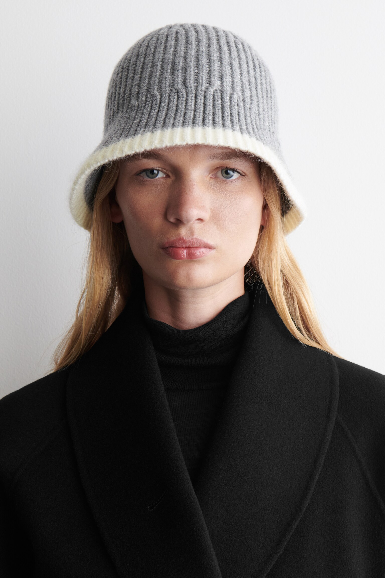CONTRAST-TIPPED WOOL-MOHAIR BUCKET HAT - GREY / CREAM/BURGUNDY / RED