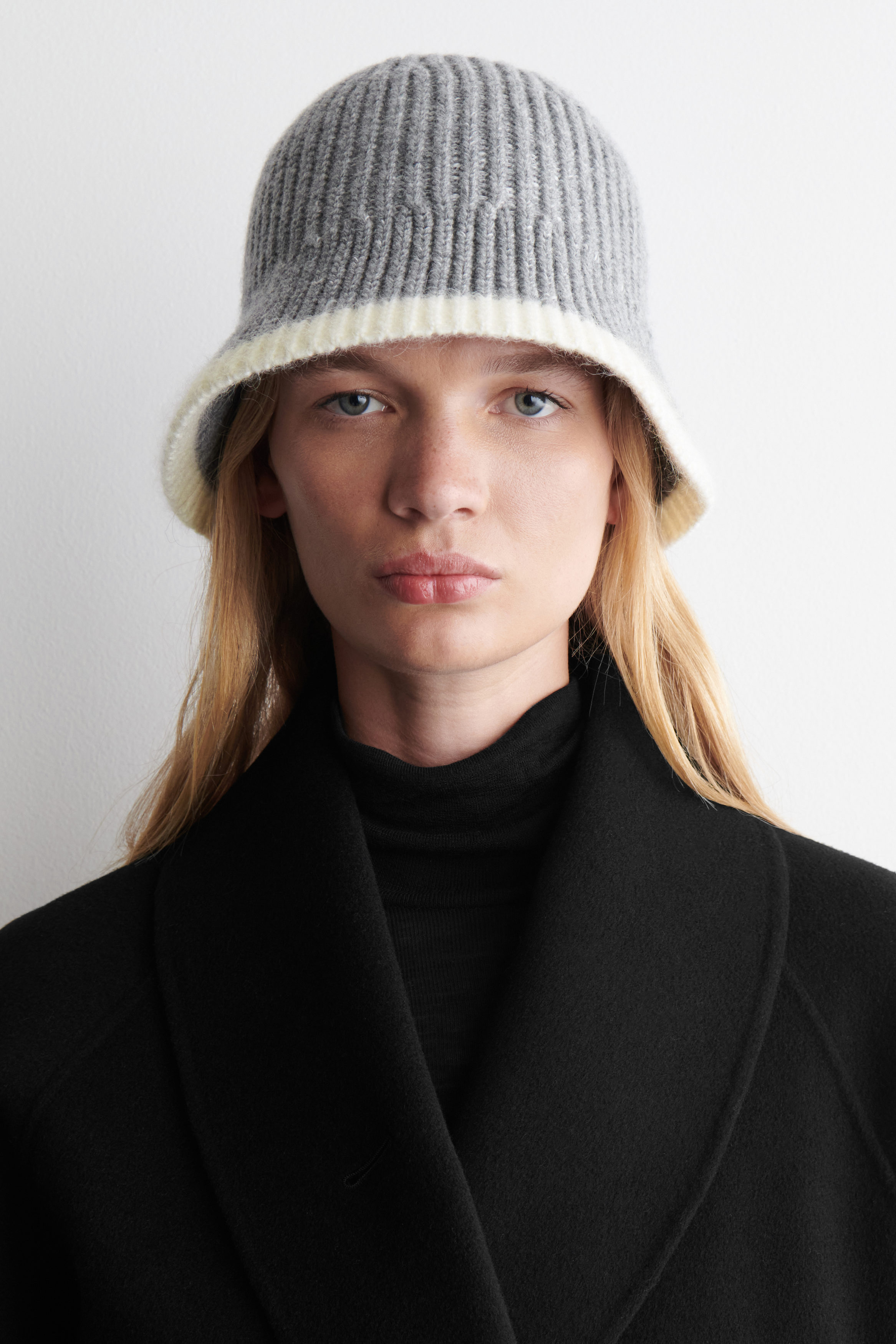 CONTRAST-TIPPED WOOL-MOHAIR BUCKET HAT - GREY / CREAM | COS US