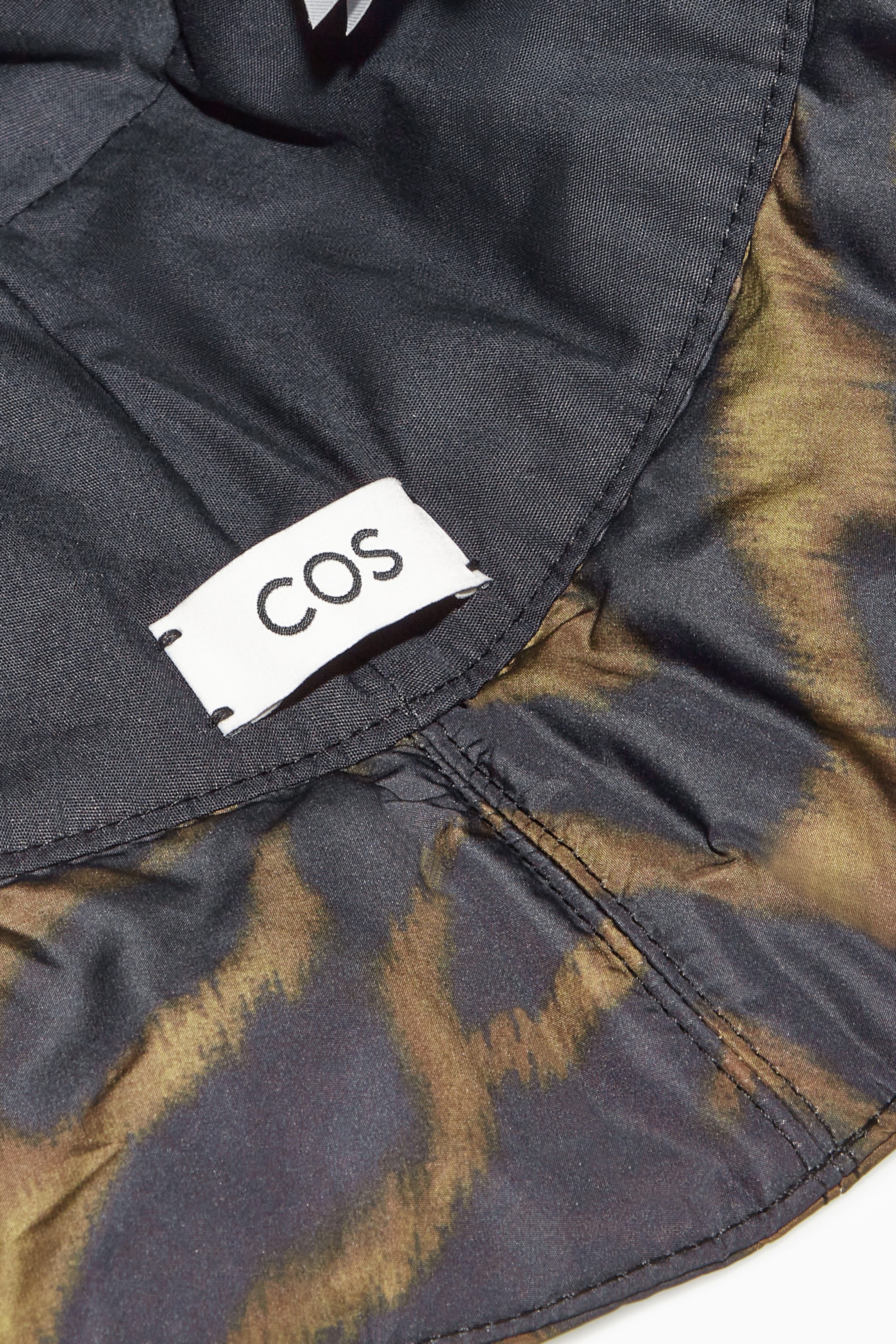 StillMedia/DescriptiveDetail