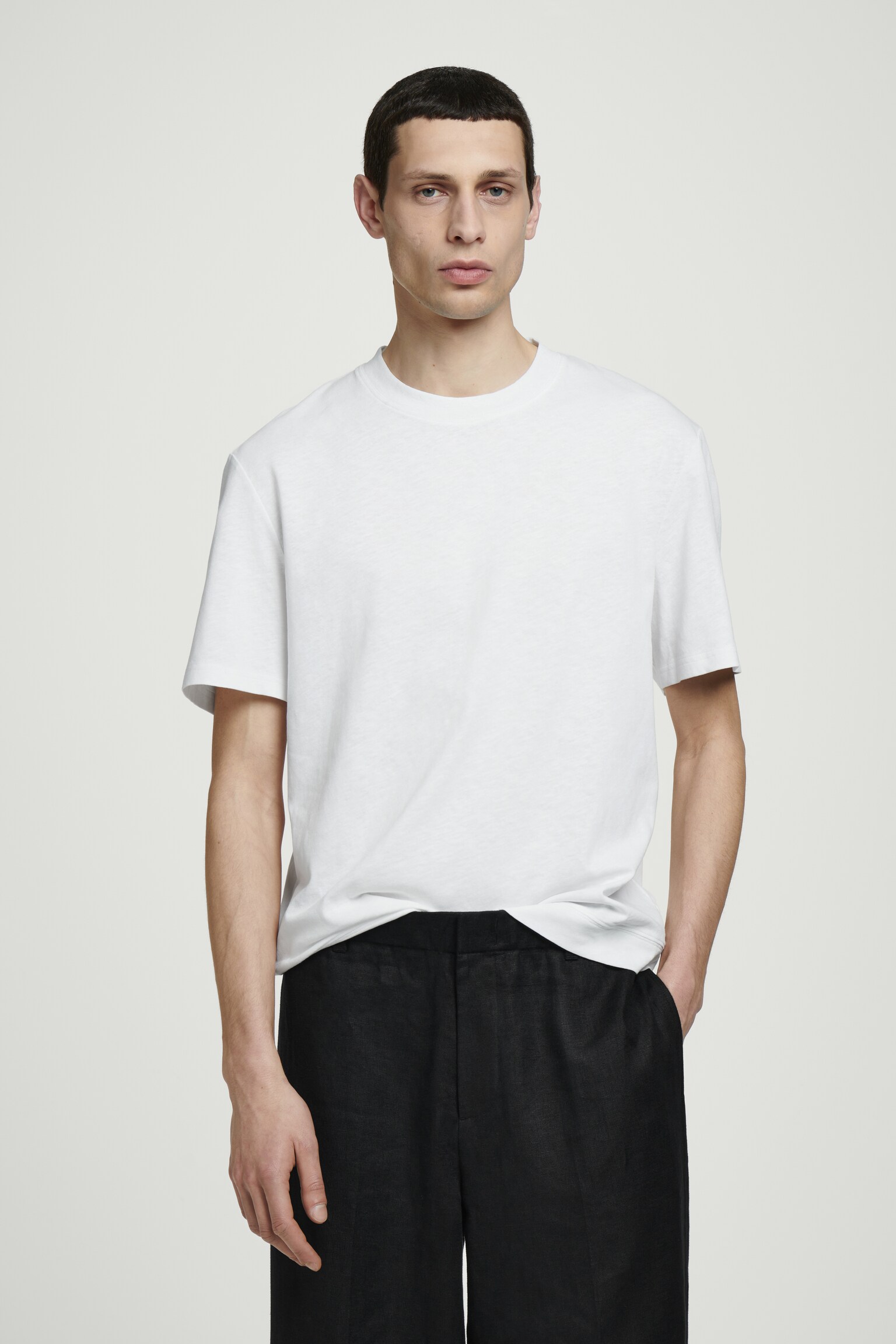 CAMISETA EN MEZCLA DE ALGODÓN Y LINO RELAXED-FIT - BLANCO/ALBARICOQUE/AZUL - 2
