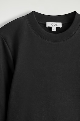 CLEAN CUT LONG-SLEEVED T-SHIRT — BLACK 9