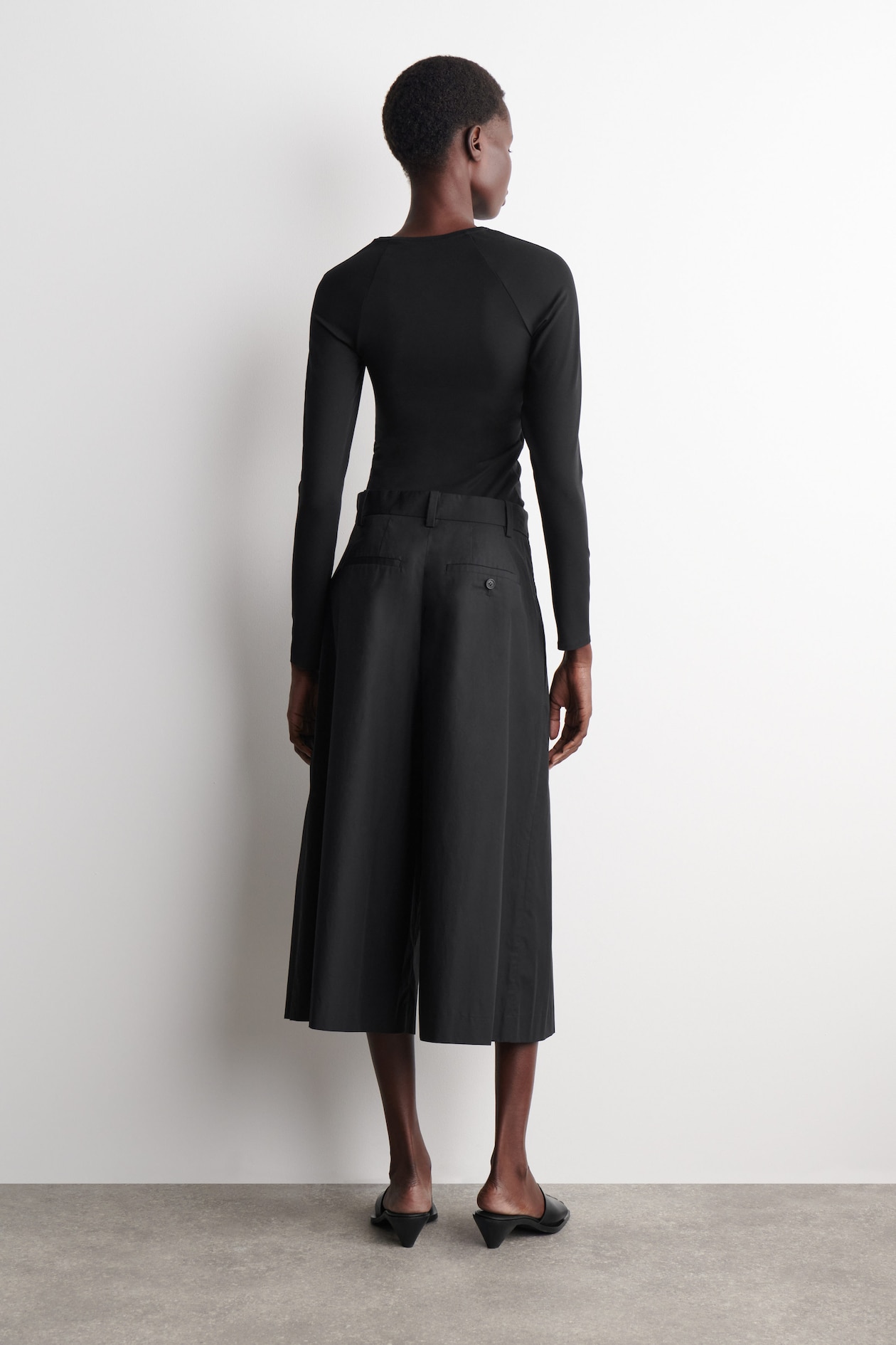 PLEATED COTTON CULOTTES — BLACK