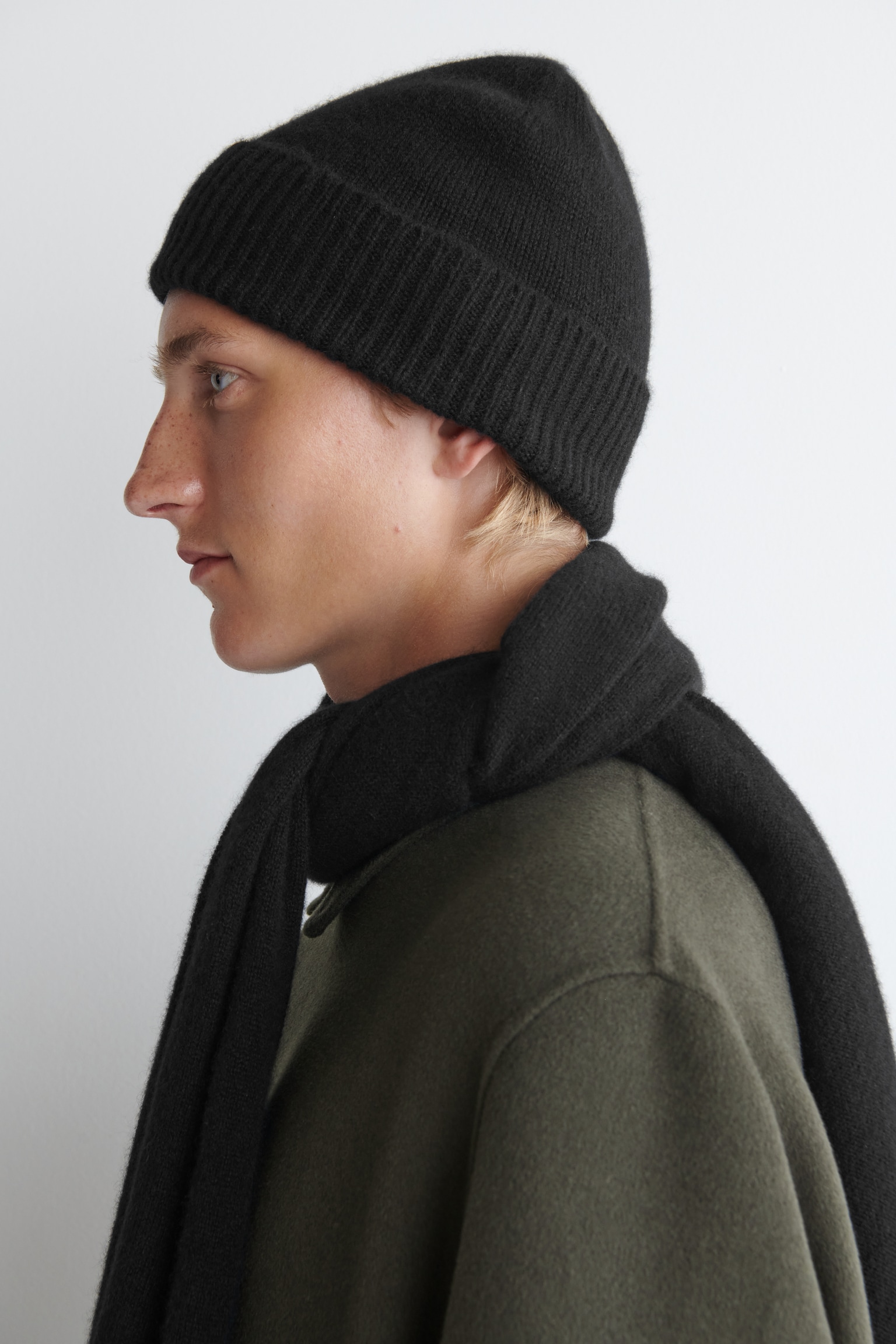 CASHMERE BEANIE - BLACK/BRIGHT GREEN/OLIVE GREEN - 6