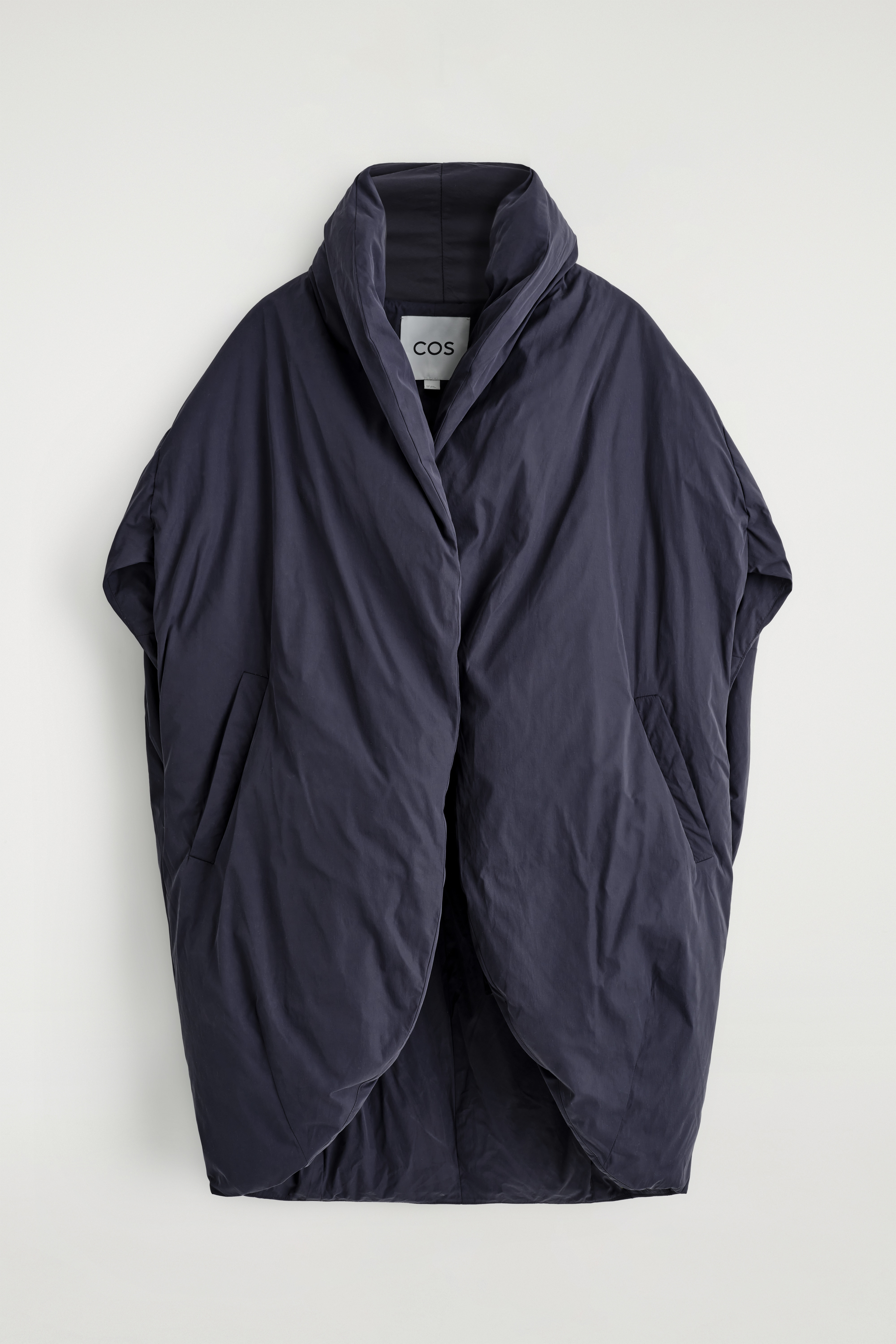 PLUMÍFERO OVERSIZE CON CUELLO CHAL - AZUL MARINO