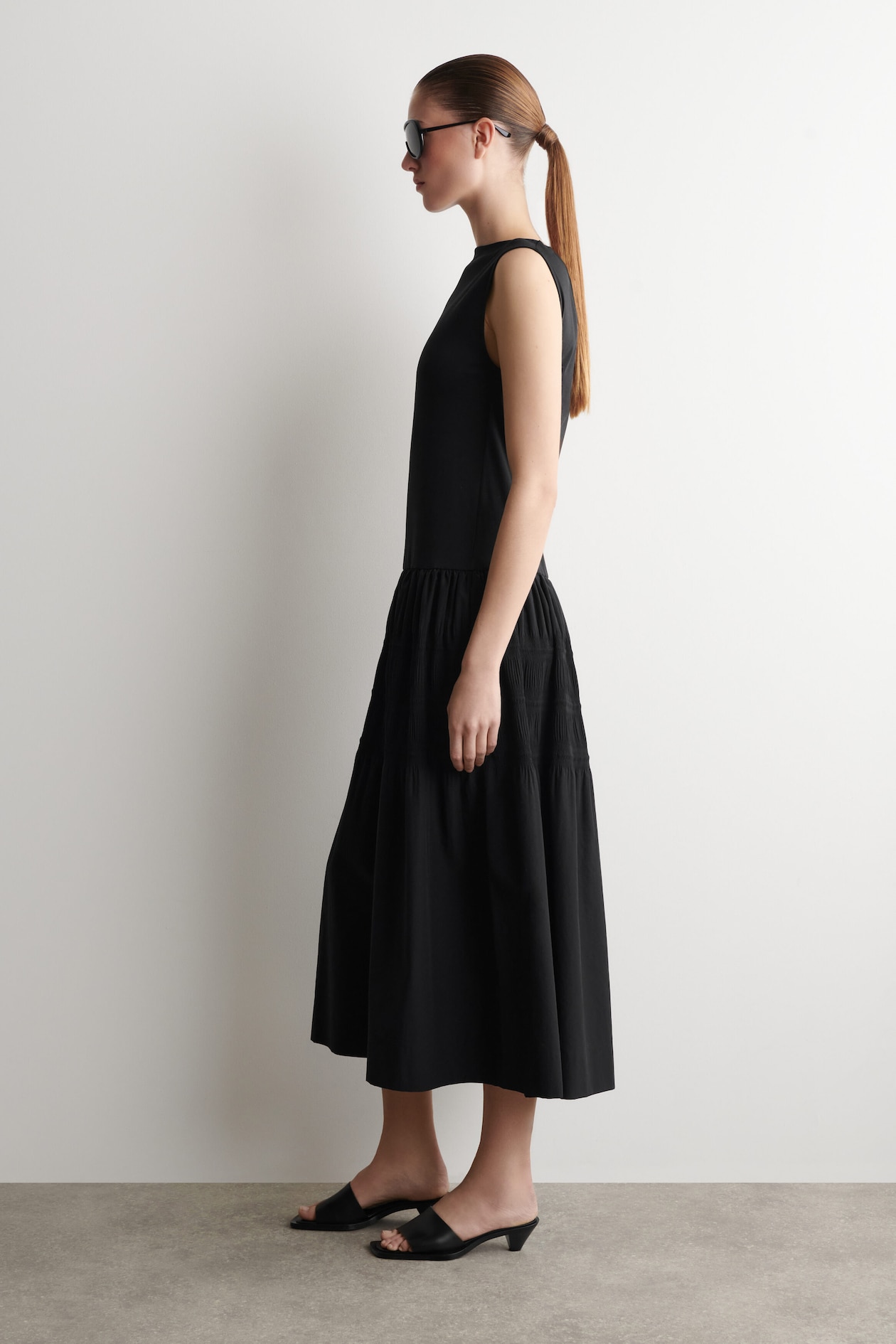 TIERED GATHERED MIDI DRESS — BLACK