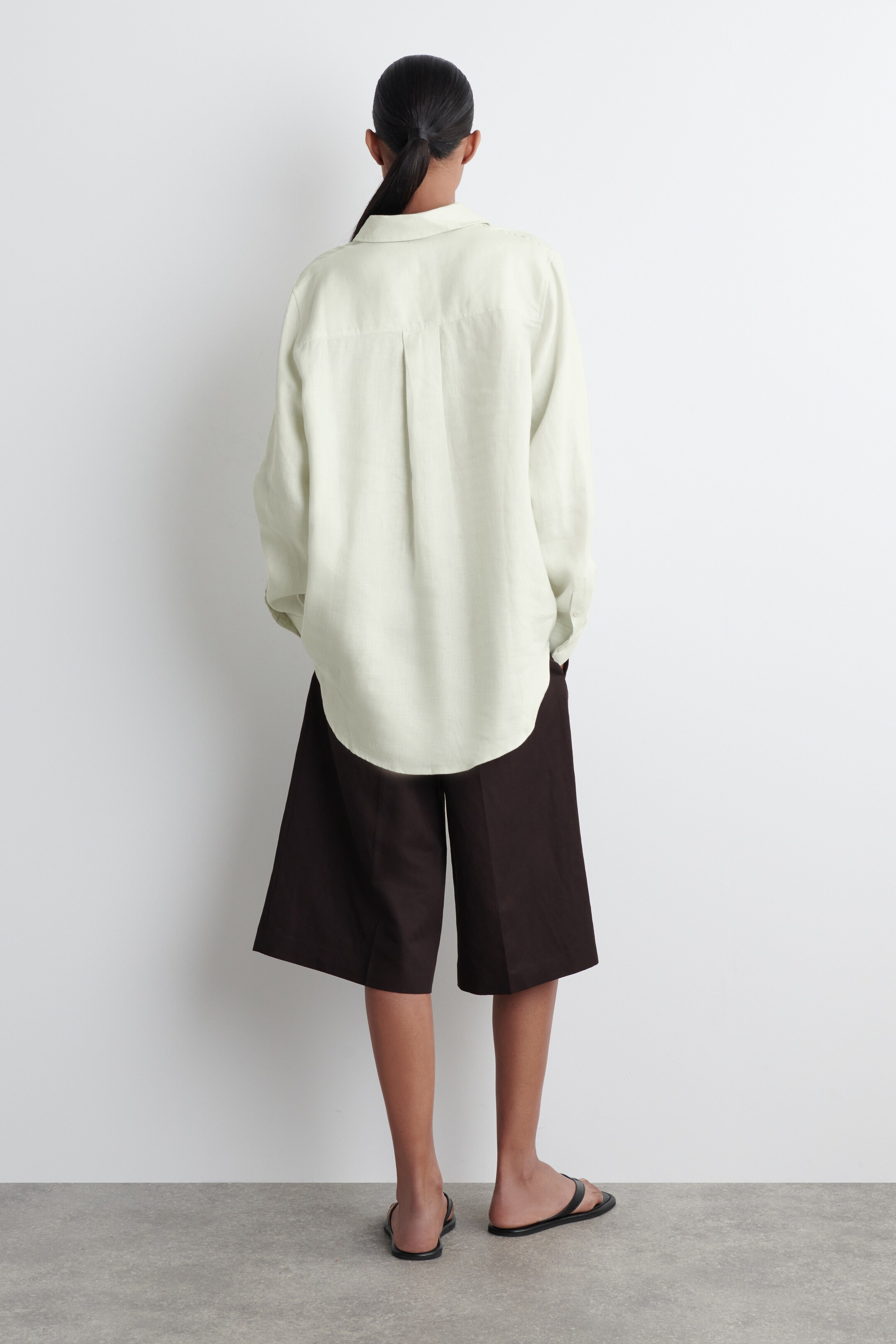 Vezi imaginea mai mare: CĂMAȘĂ OVERSIZED DIN IN - VERDE PALE - FEMEI | H&M RO 5