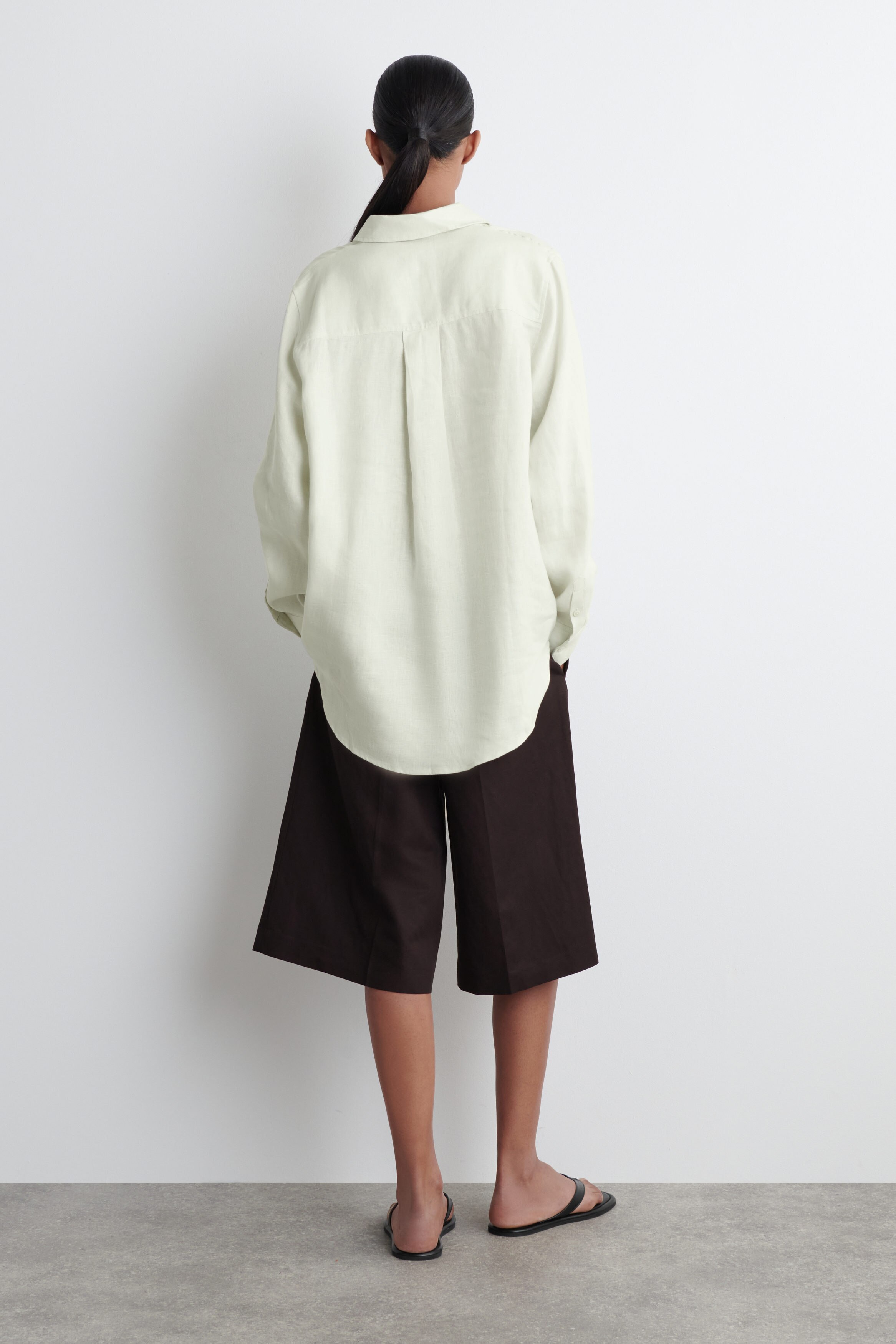 OVERSIZED LINEN SHIRT - PALE GREEN | COS