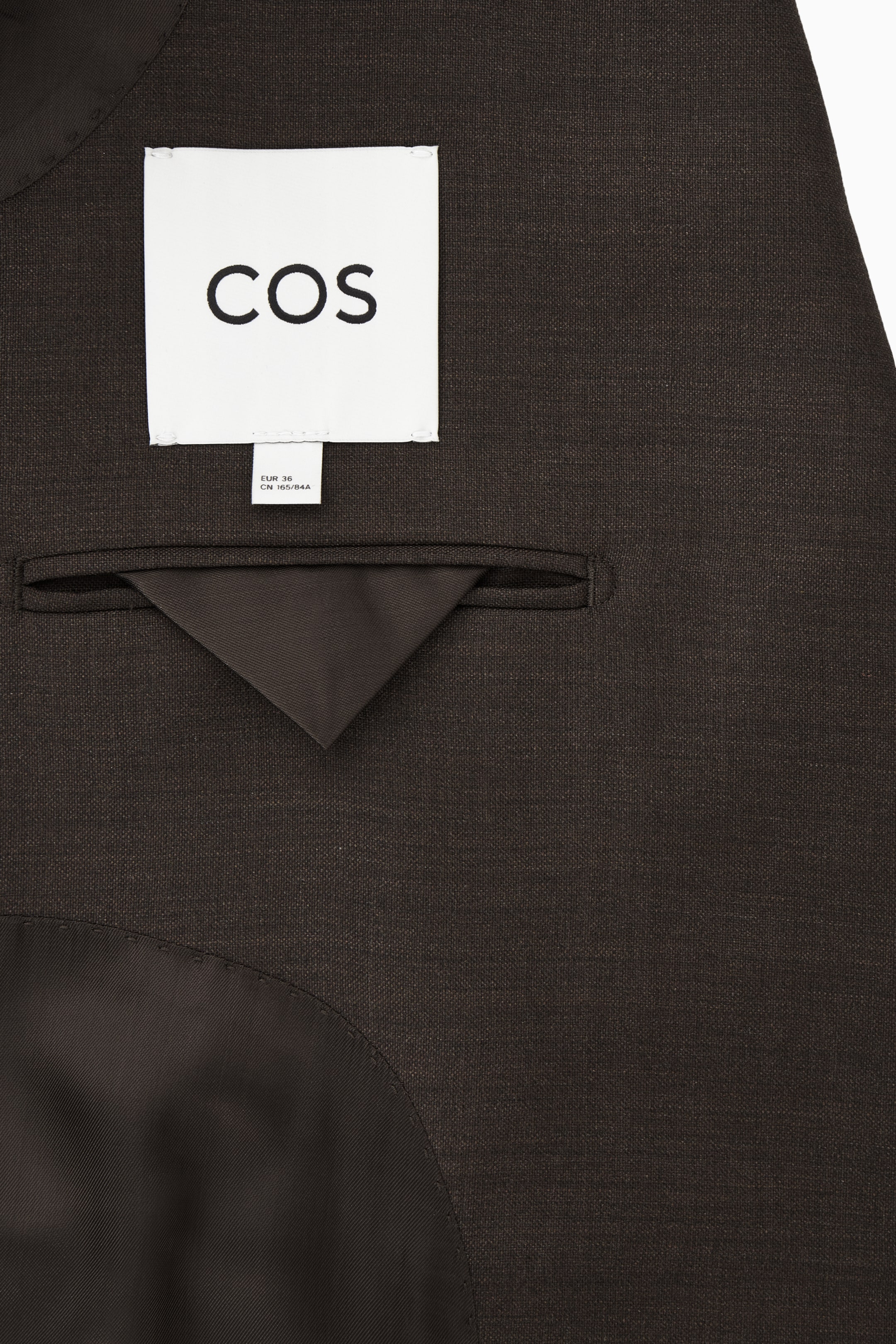 Grotere afbeelding bekijken: DOUBLE-BREASTED WOOL BLAZER - DARK BROWN - DAMES | H&M NL 2