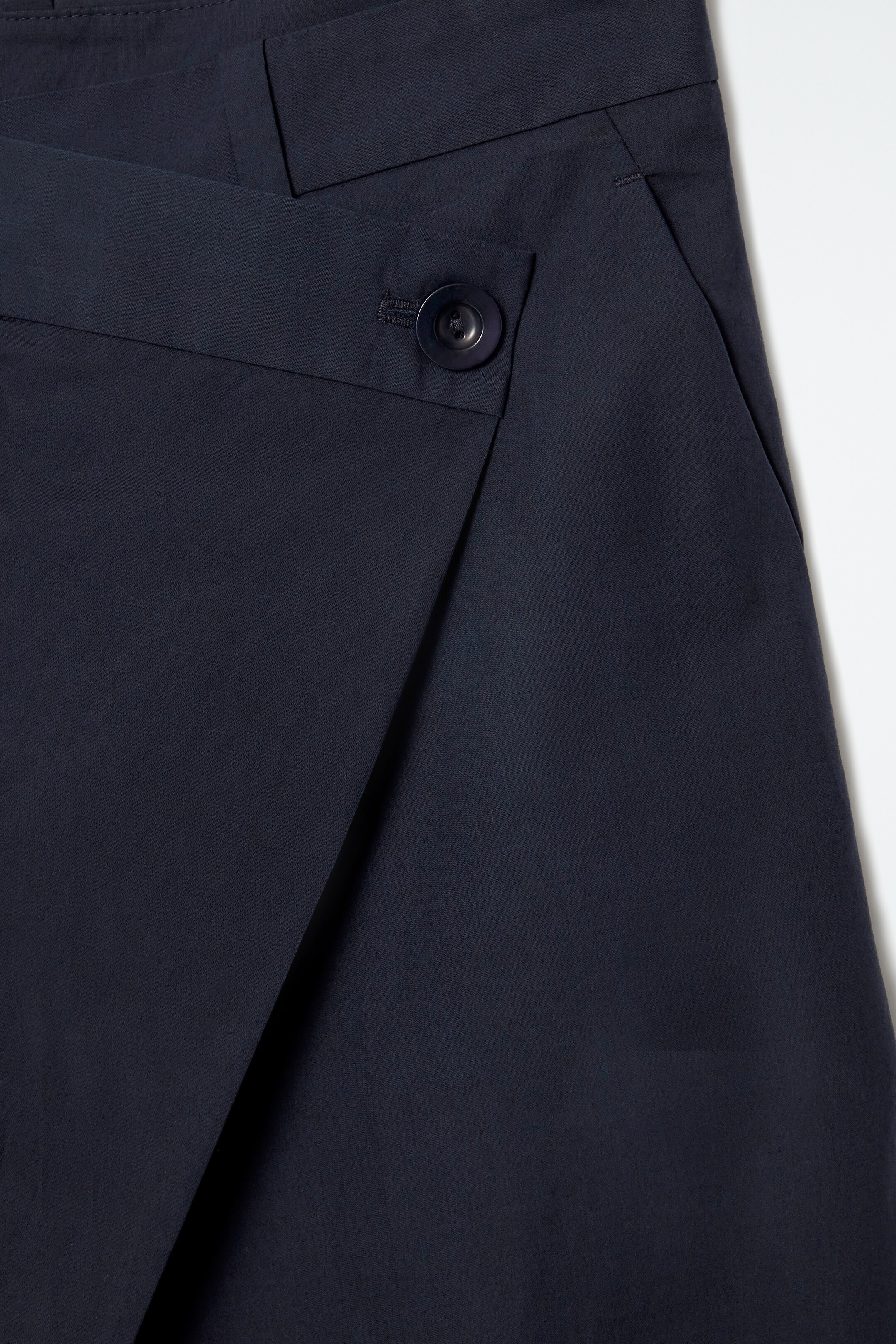 Größeres Bild anzeigen: ASYMMETRISCHE HOSE IN WICKELOPTIK - NAVYBLAU - Ladies | H&M AT 2