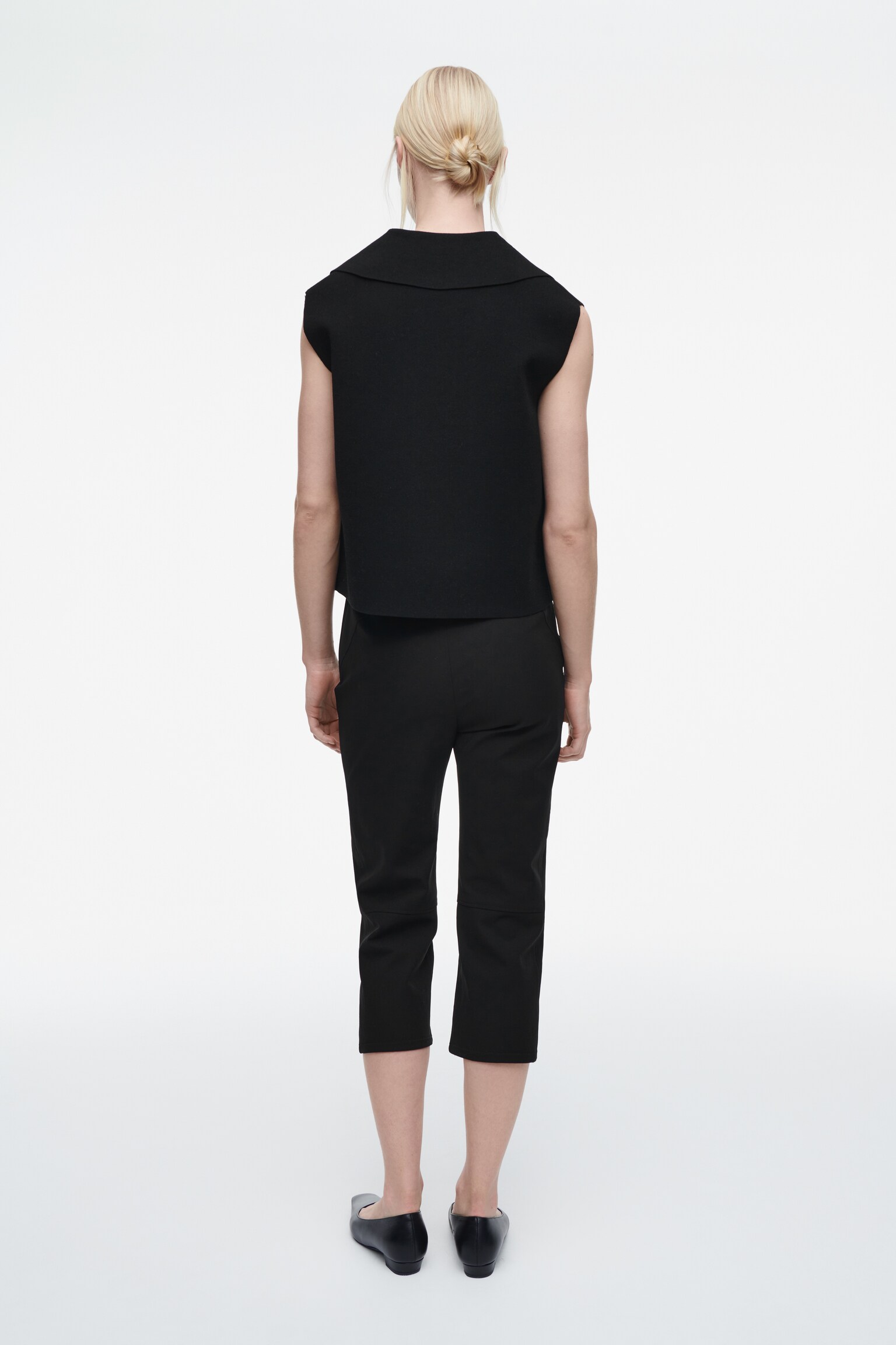 CHALECO DE PUNTO CON CUELLO - NEGRO - 6