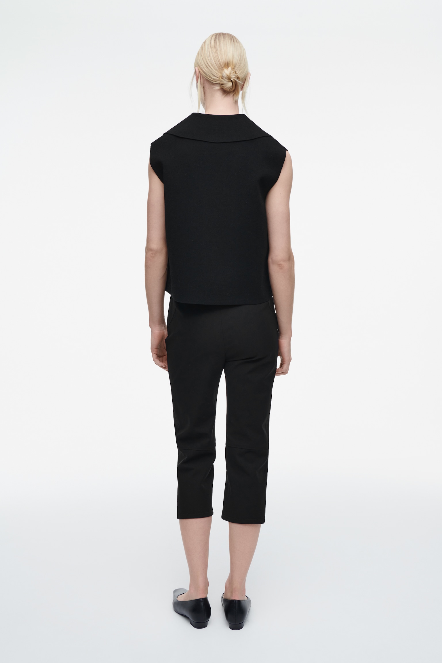 CHALECO DE PUNTO CON CUELLO - NEGRO - 6
