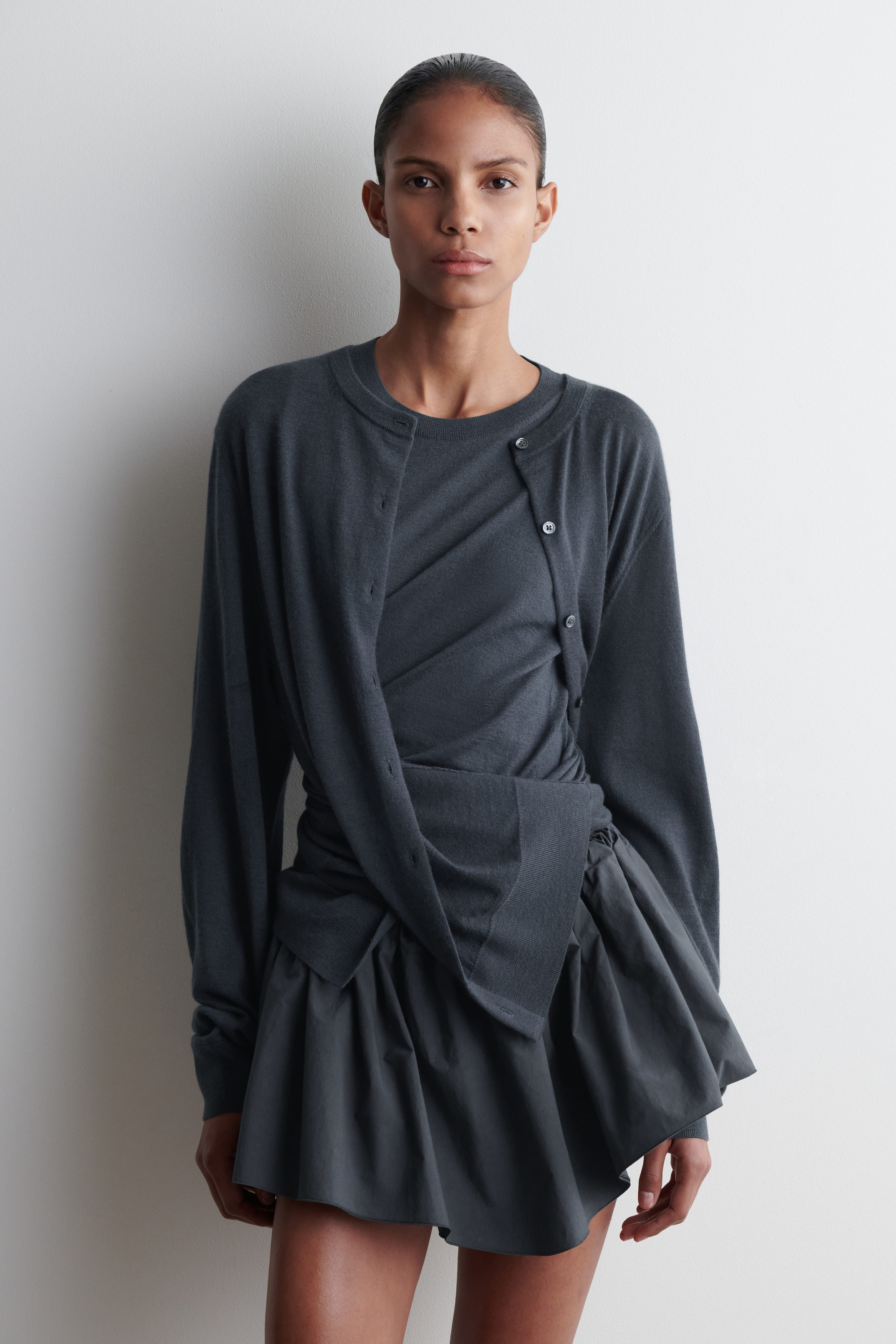 ATTACHED LAYERED FINE CASHMERE CARDIGAN - ANTHRACITE | COS