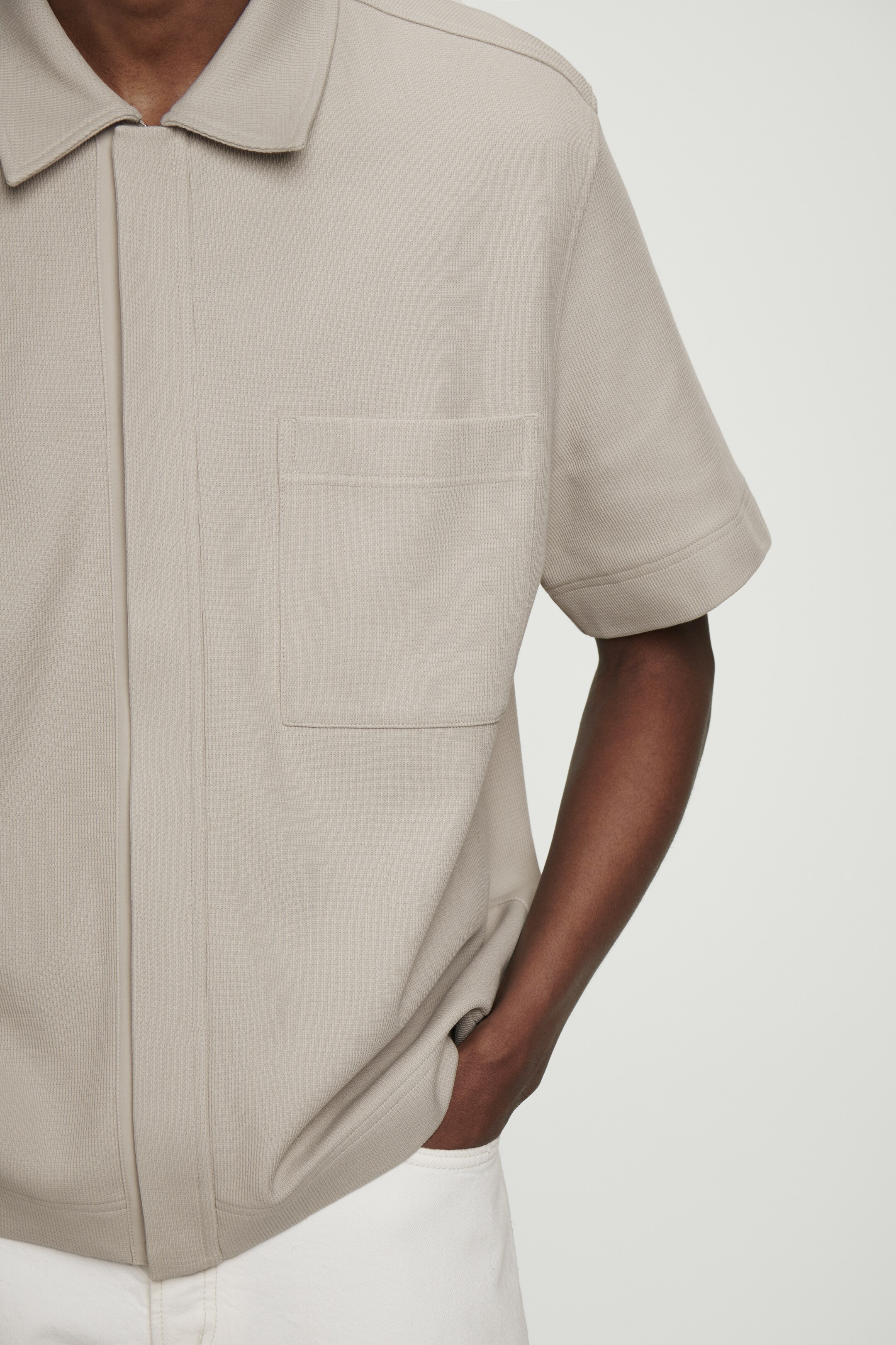 Agrandir l'image: CHEMISE ZIPPÉE EN JERSEY DE COTON TEXTURÉ - TAUPE CLAIR - HOMME | H&M CH 3