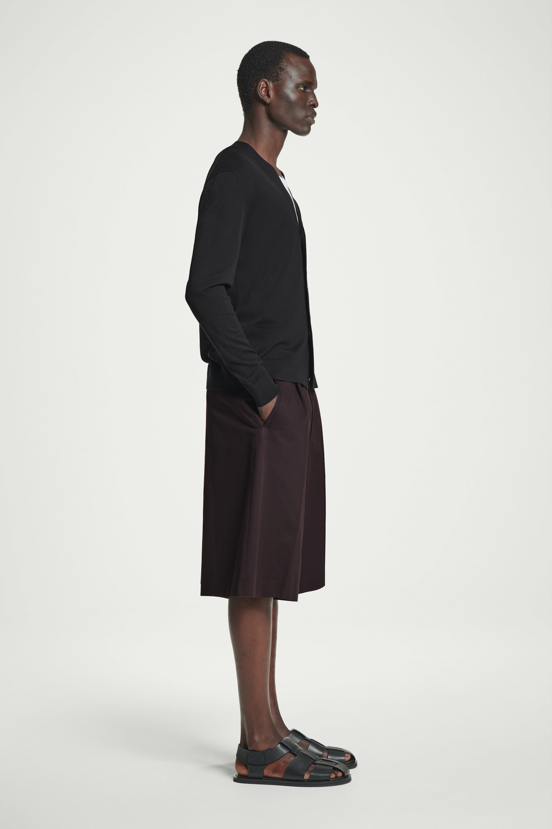 Ver imagen más grande: PANTALÓN CORTO DE TRAJE ANCHO - MARRÓN OSCURO - HOMBRE | H&M ES 5