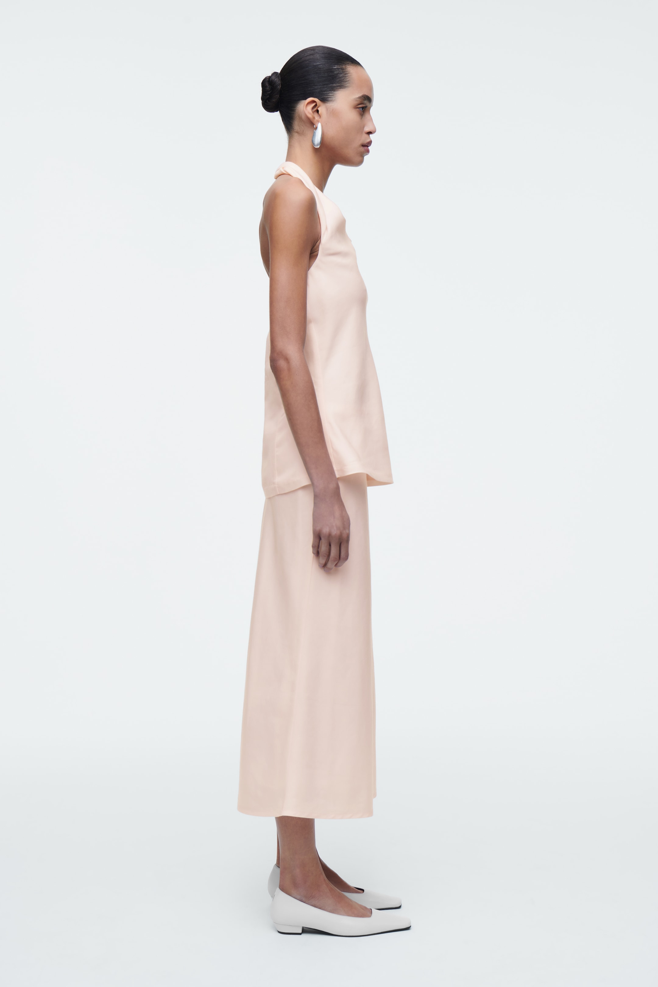 Grösseres Bild ansehen: OBERTEIL AUS LEINEN MIT TWIST-DETAIL - HELLROSA - DAMEN | H&M CH 7