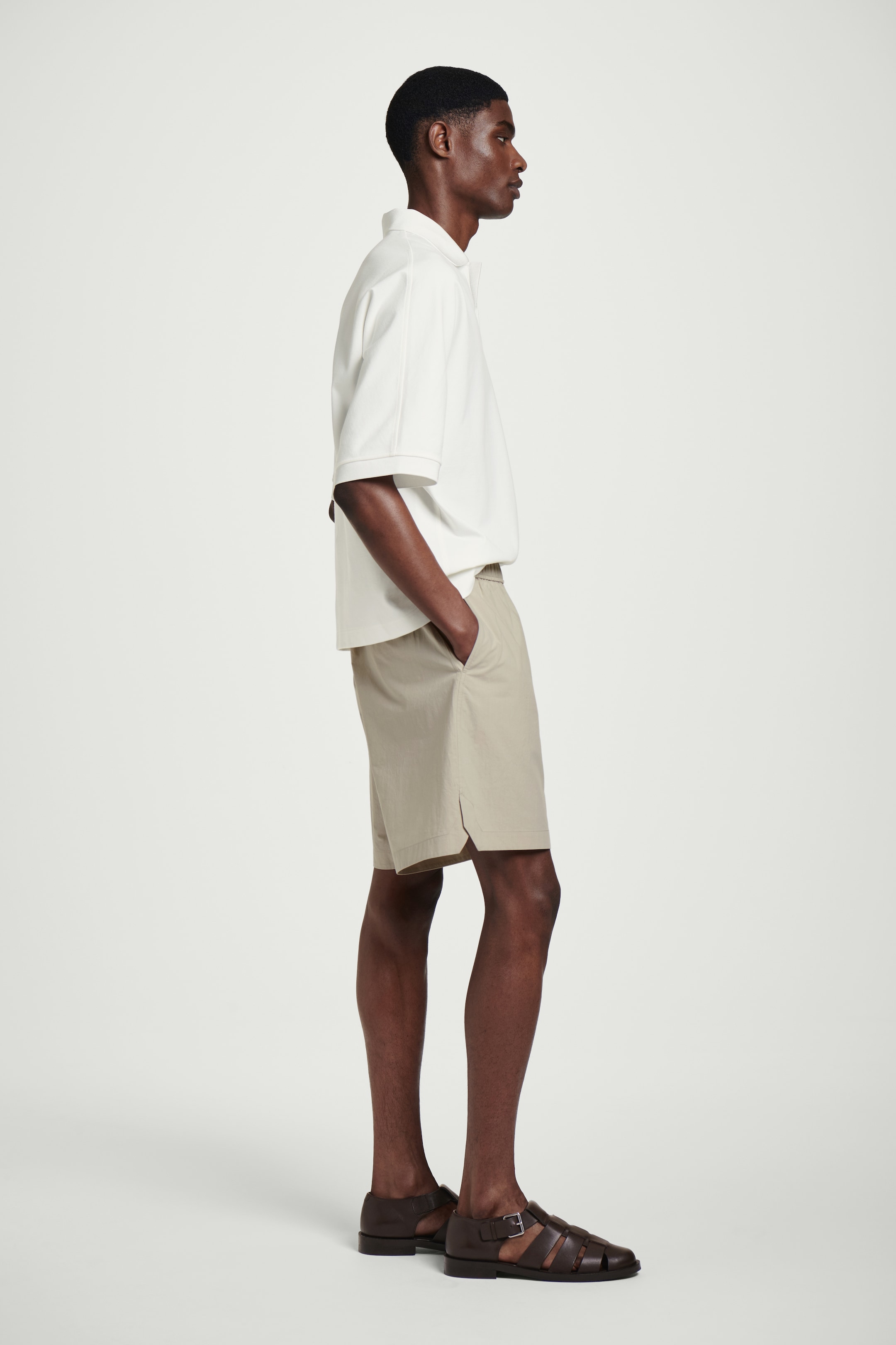 Grösseres Bild ansehen: SHORTS AUS PIMA-BAUMWOLLE MIT ELASTISCHEM BUND - BRAUN - HERREN | H&M CH 3