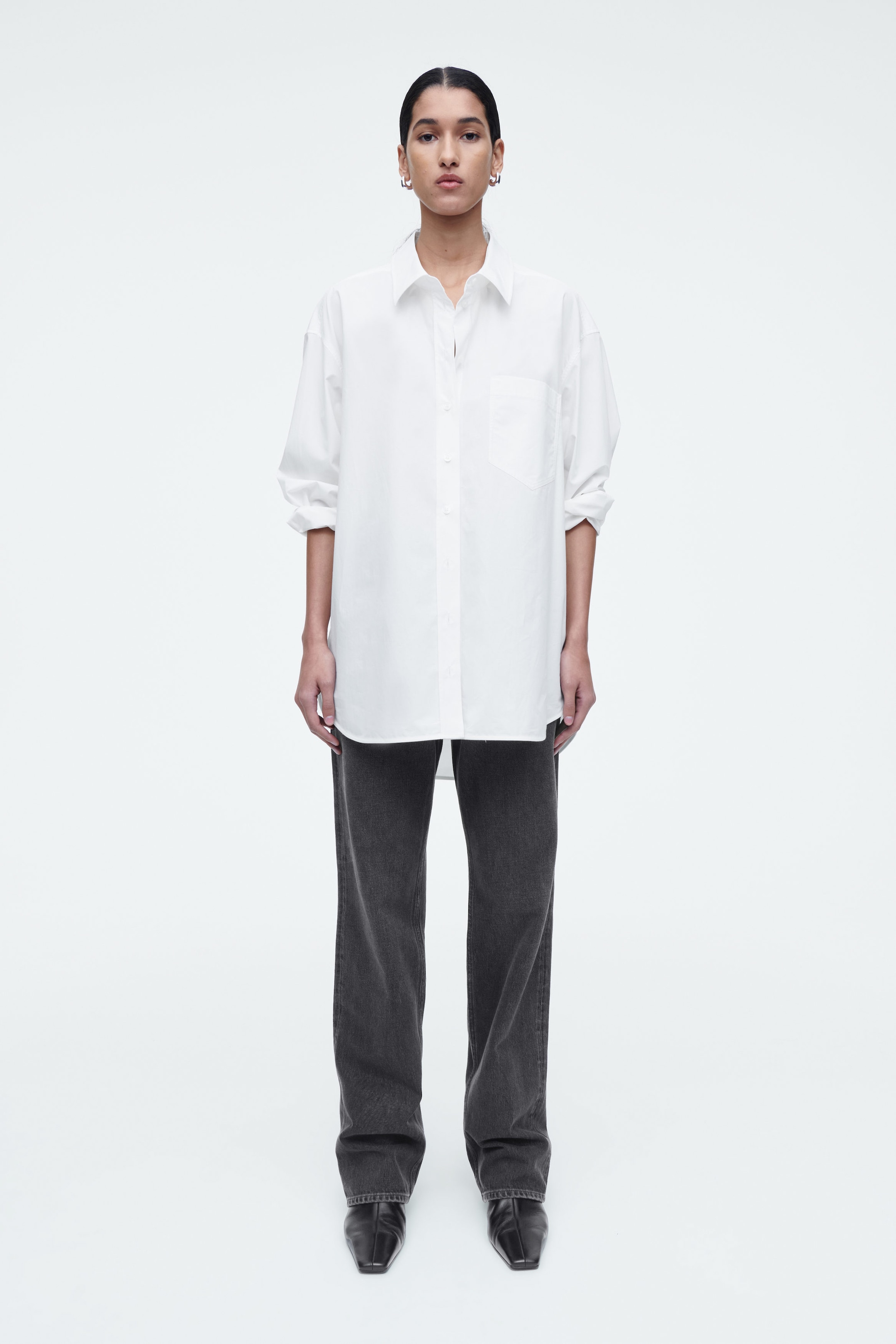 COLUMN STRAIGHT-LEG JEANS