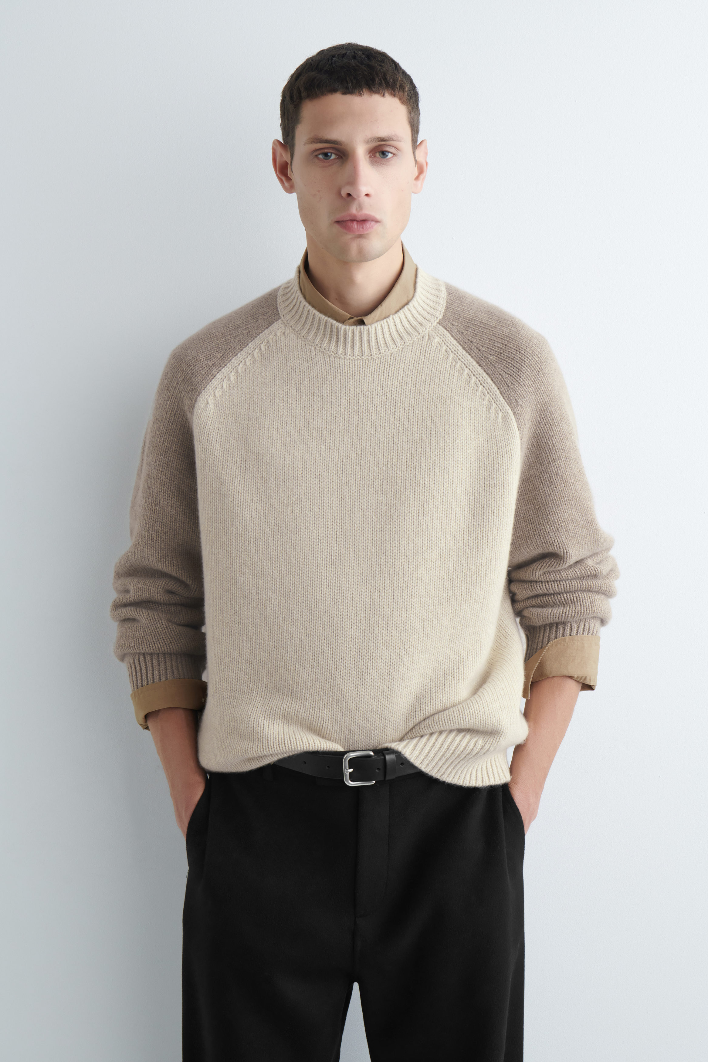 COLOUR-BLOCK CASHMERE SWEATER - BEIGE / TAUPE | COS US