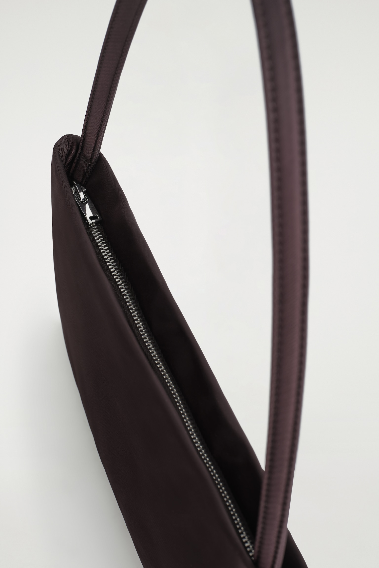 BOLSO DE HOMBRO ARCHIVE - NAILON - MARRÓN OSCURO/NEGRO - 3