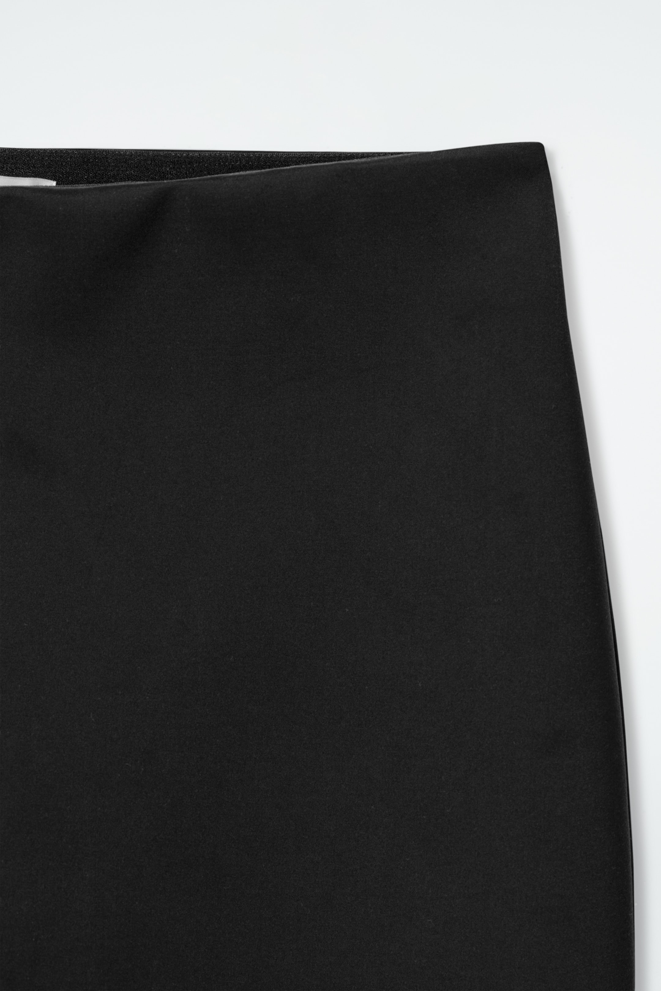 Visualizza immagine più grande: PANTALONI CAPRI IN SCUBA - NERO - DONNA | H&M IT 5