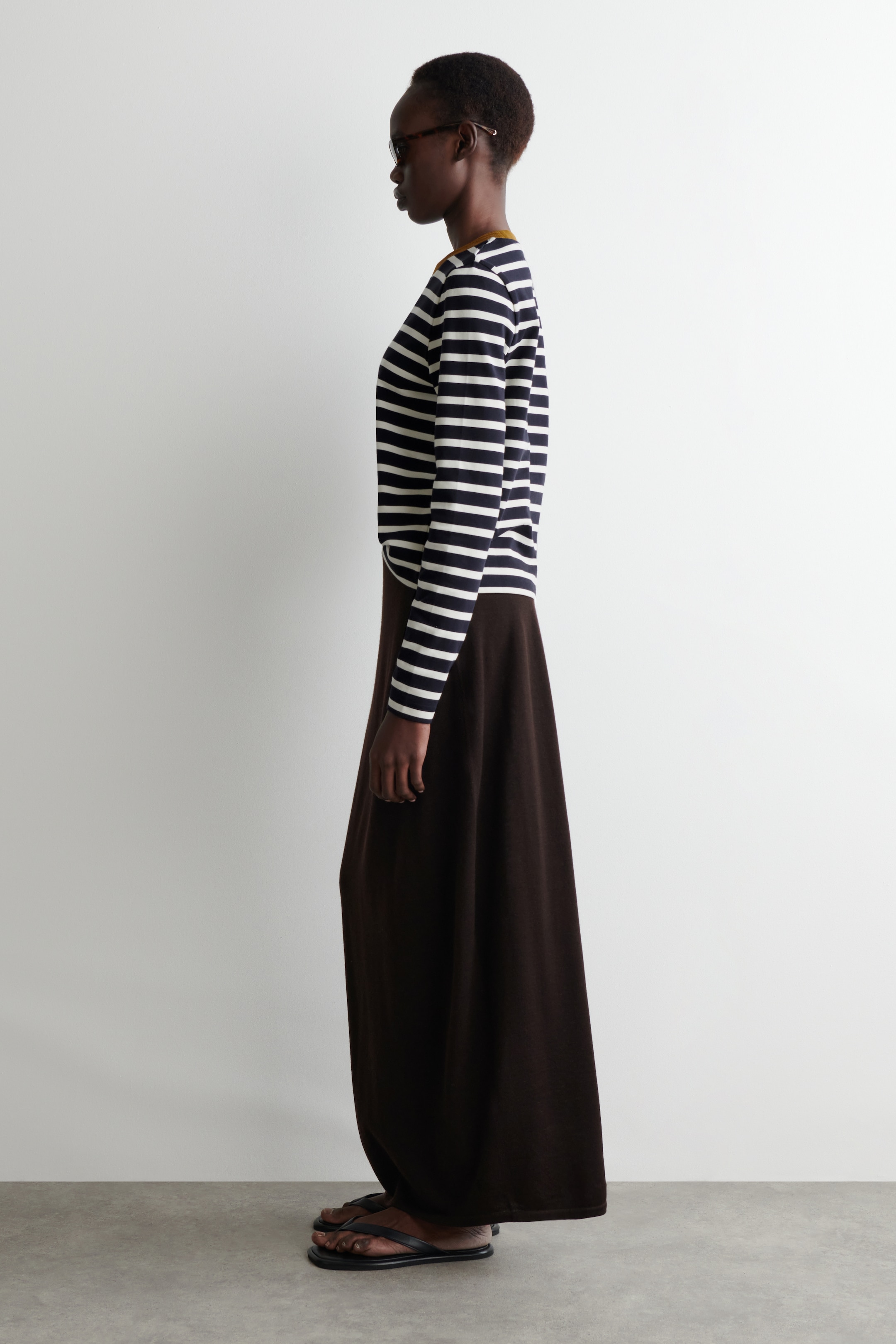 View larger image: CLEAN CUT REGULAR LONG-SLEEVED T-SHIRT - ECRU / NAVY / BROWN / STRIPED - Ladies | H&M GB 3