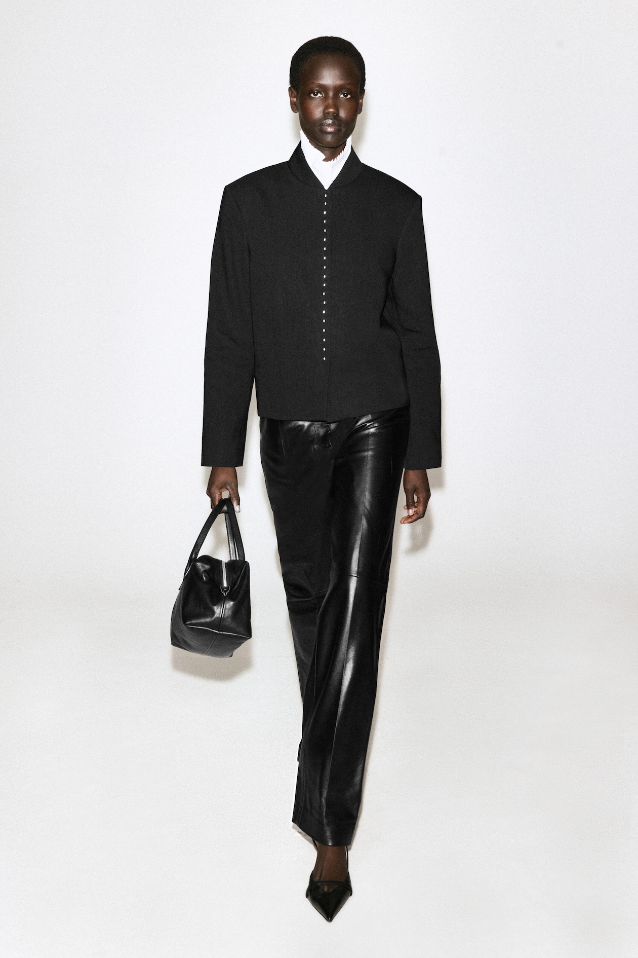 STUD-DETAIL CROPPED LINEN BLAZER — BLACK