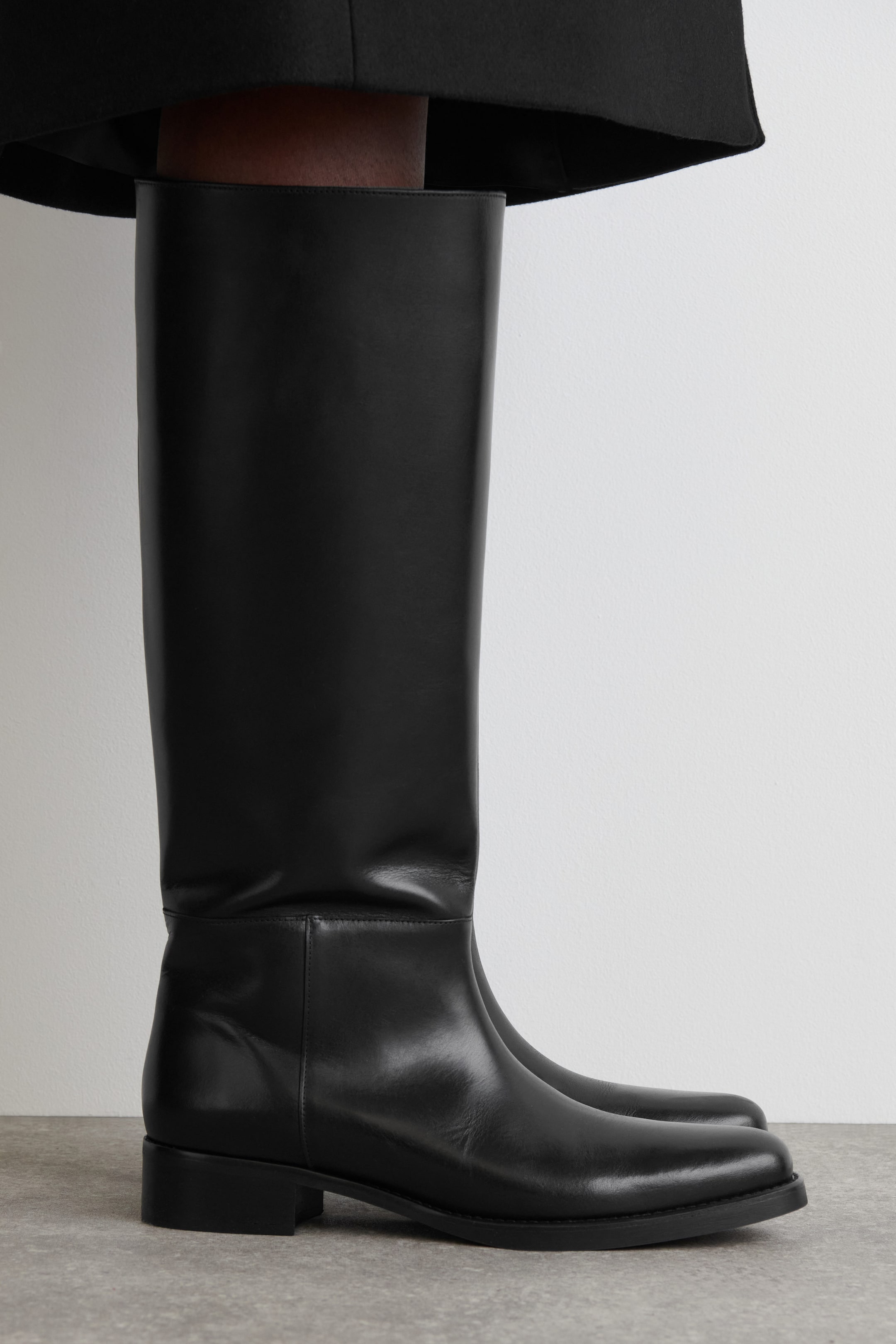 LEATHER KNEE-HIGH BOOTS