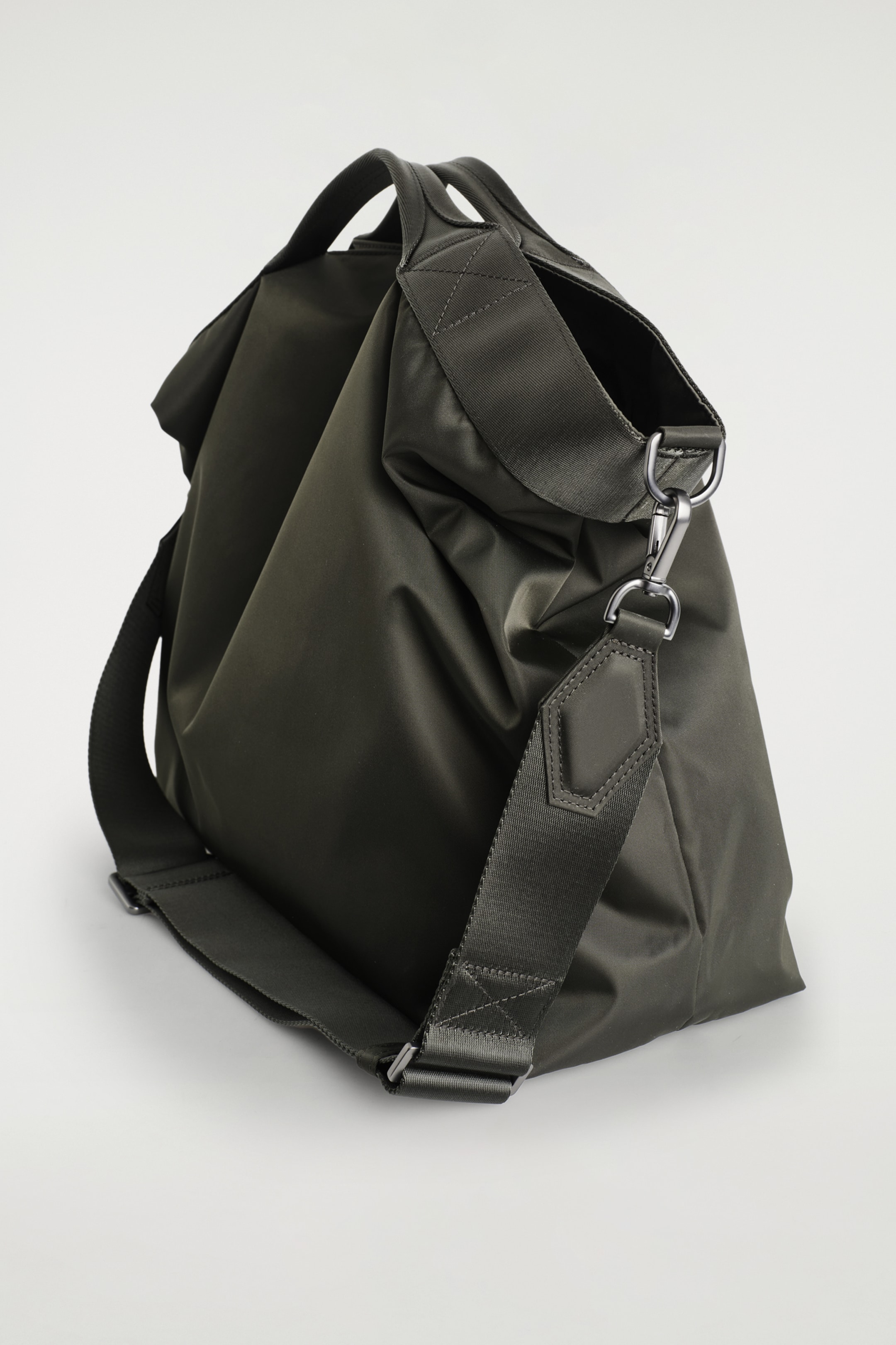 Zobrazit větší obrázek: PURSUIT MESSENGER TAŠKA - NYLON - KHAKI - MUŽI | H&M CZ 6
