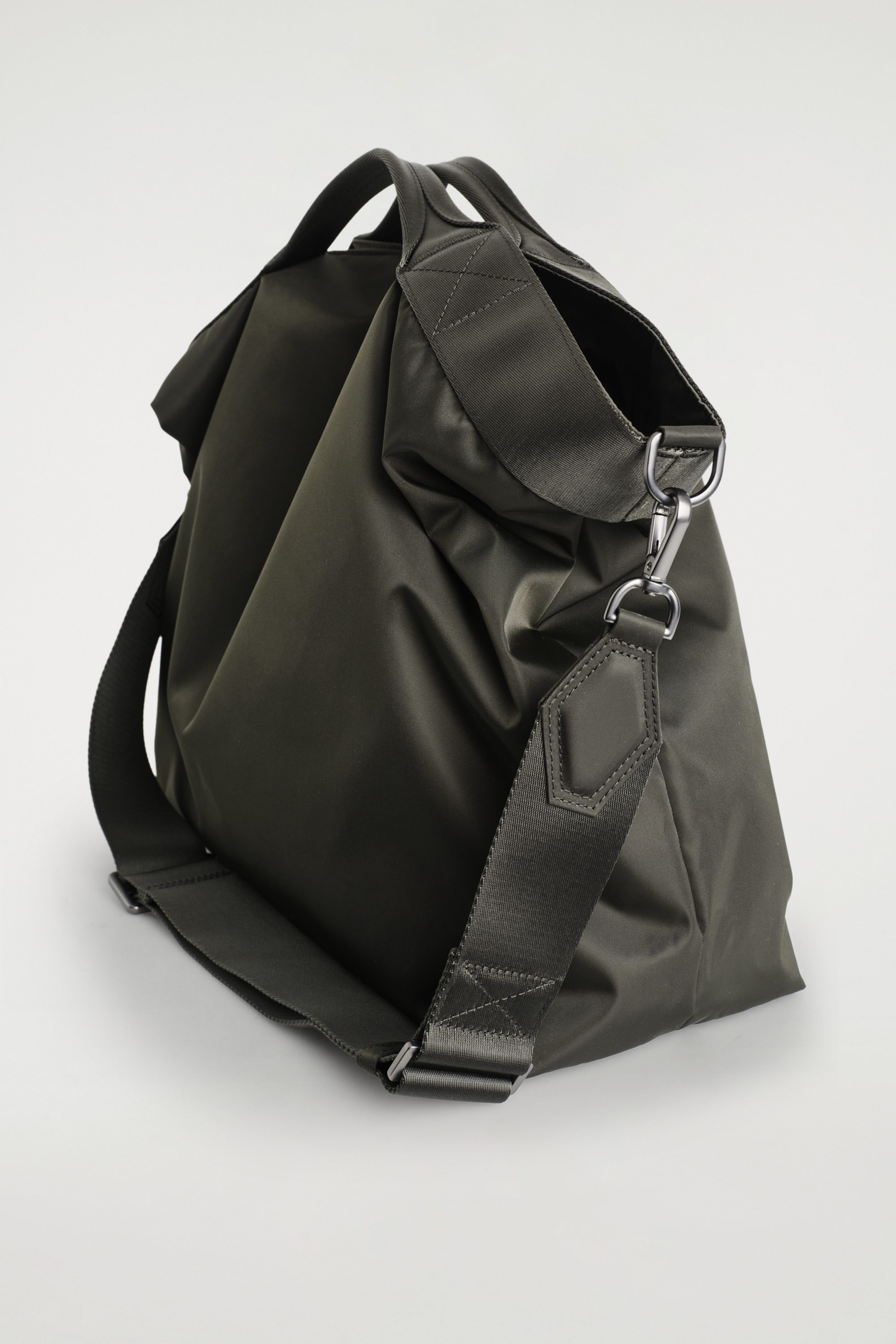 PURSUIT MESSENGER BAG - NYLON