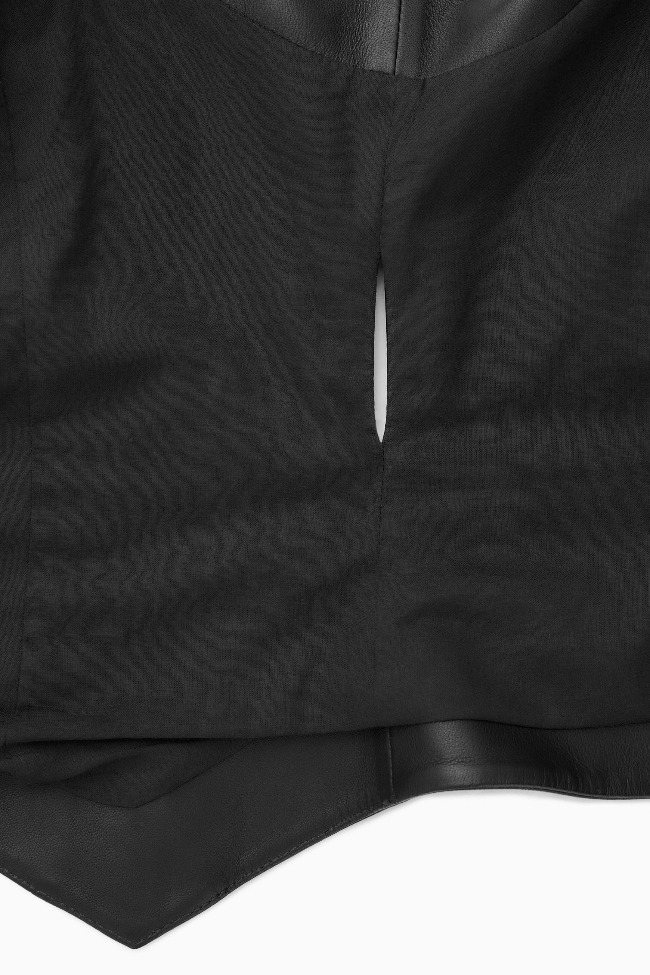 StillMedia/DescriptiveDetail