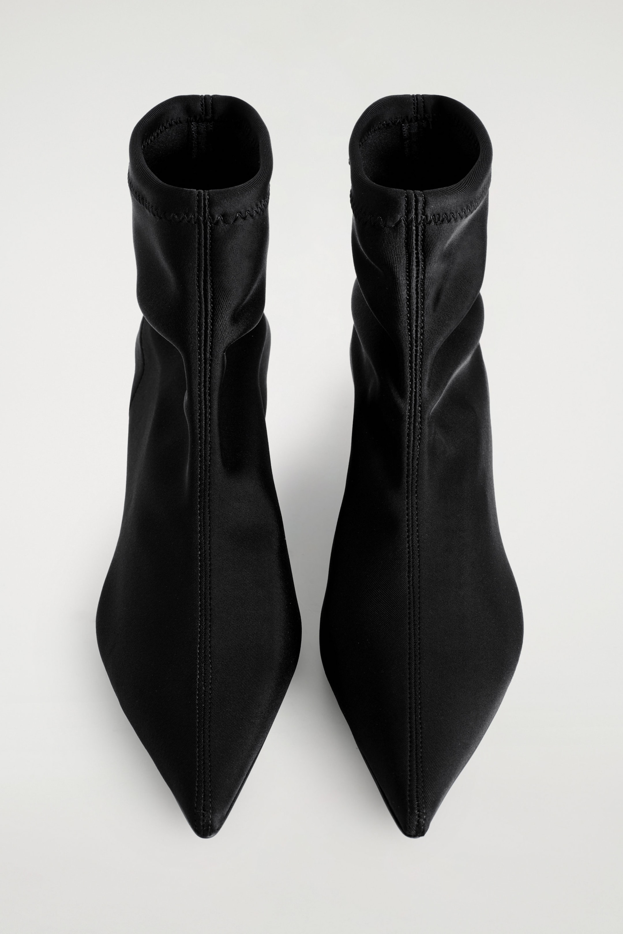 BOTTINES CHAUSETTE POINTUES EN SCUBA