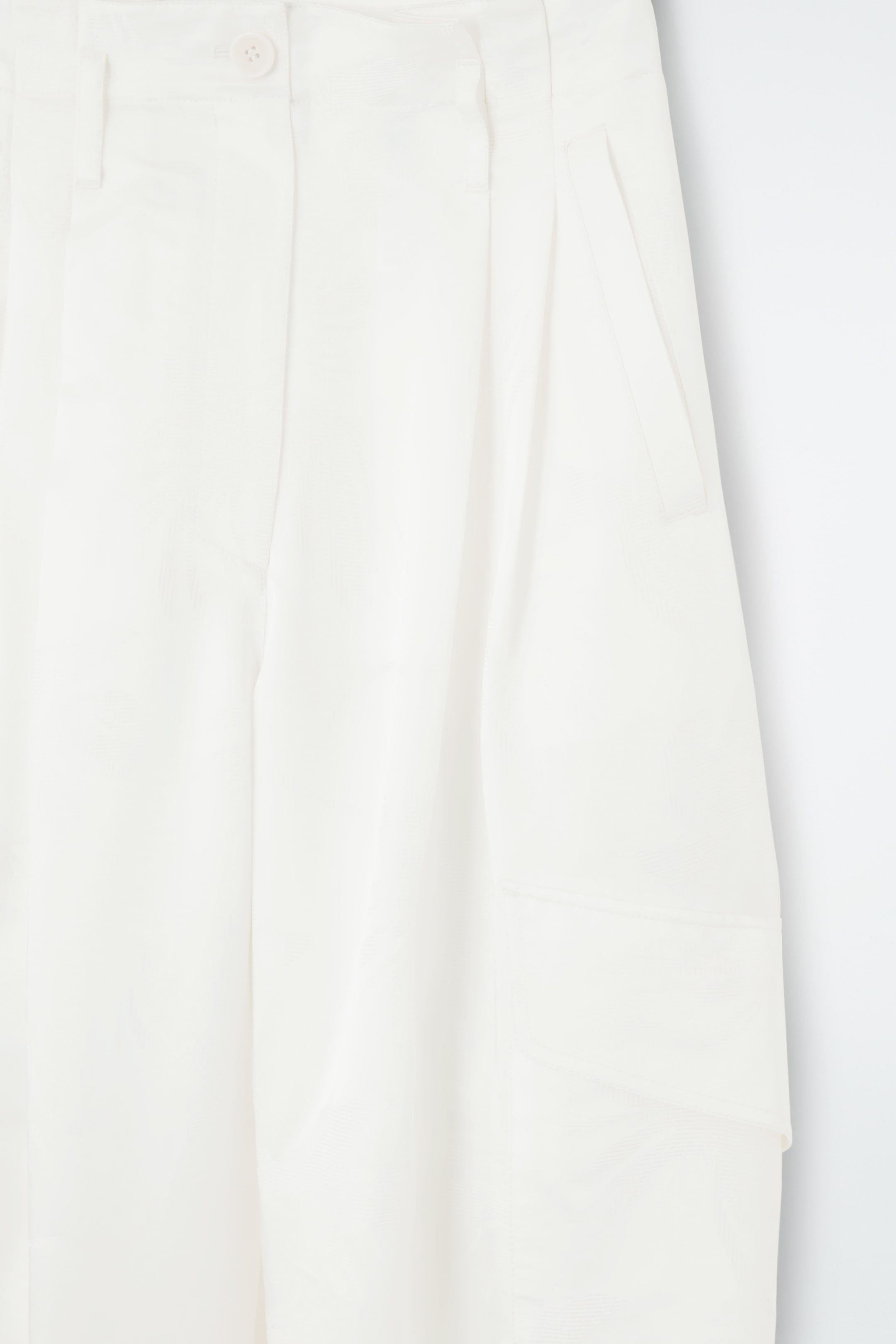 Grösseres Bild ansehen: UTILITY-HOSE AUS FLORALEM JACQUARD - WEISS - DAMEN | H&M CH 2