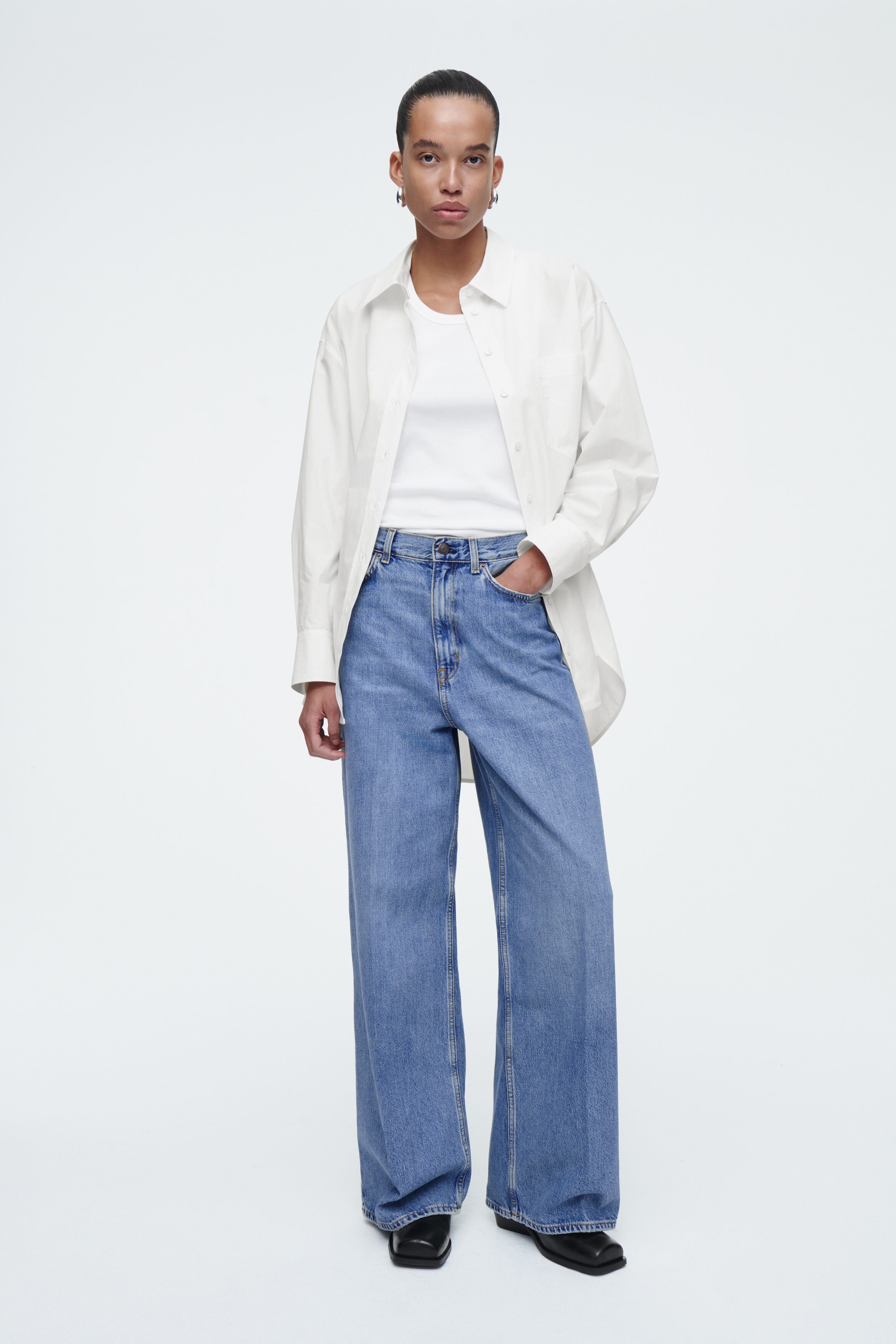 TIDE WIDE-LEG JEANS - MID-BLUE | COS