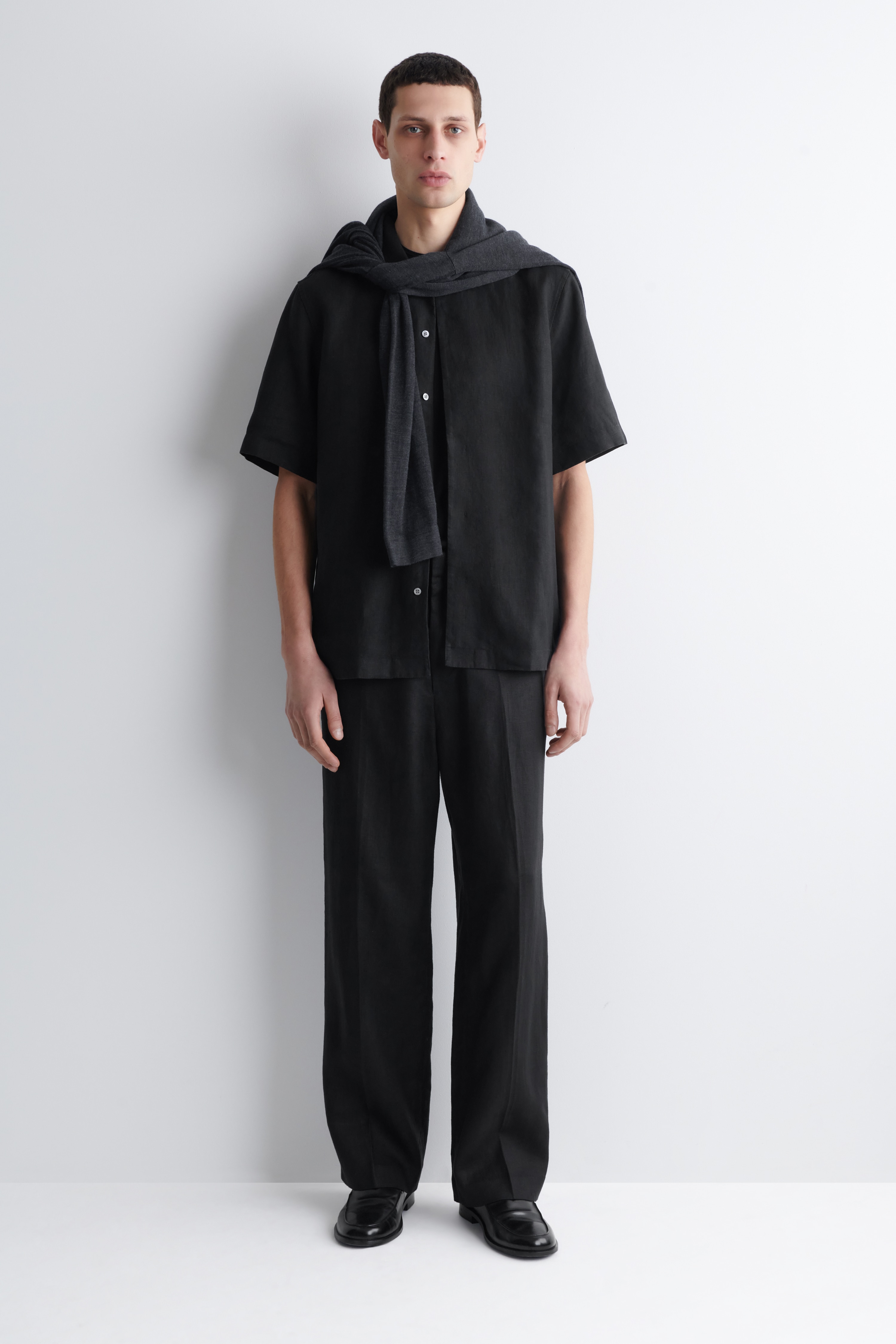 LINEN RELAXED-FIT STRAIGHT-LEG TROUSERS