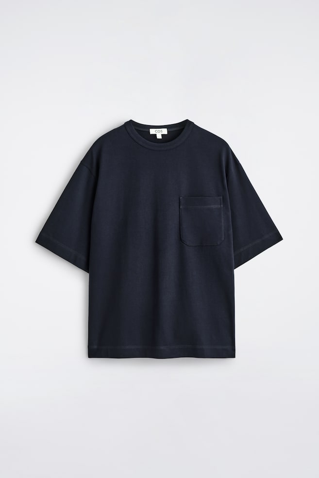 T-shirt com bolso oversize - AZUL-MARINHO/BRANCO/Azul / Branco / às riscas/Verde escuro/PRETO/Cáqui / Preto / Listrado - 1