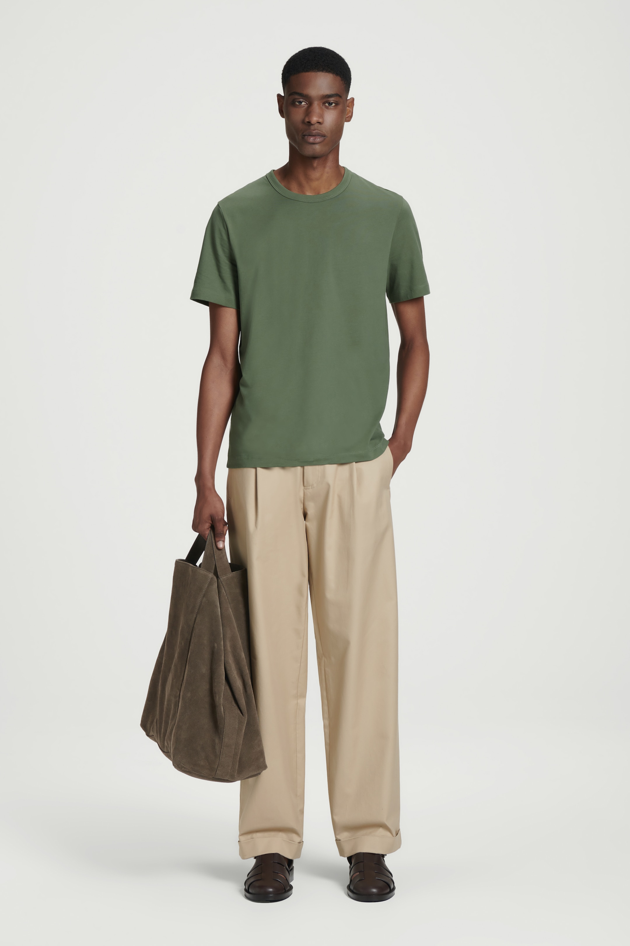 Zobraziť väčší obrázok: TRIČKO Z ČESANEJ BAVLNY REGULAR - KHAKI - MUŽI | H&M SK 3
