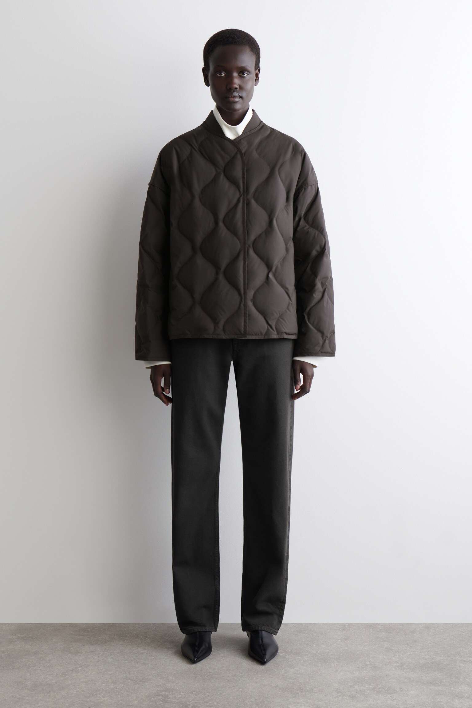 ABRIGO ACOLCHADO OVERSIZE - MARRÓN OSCURO/MARFIL - 3