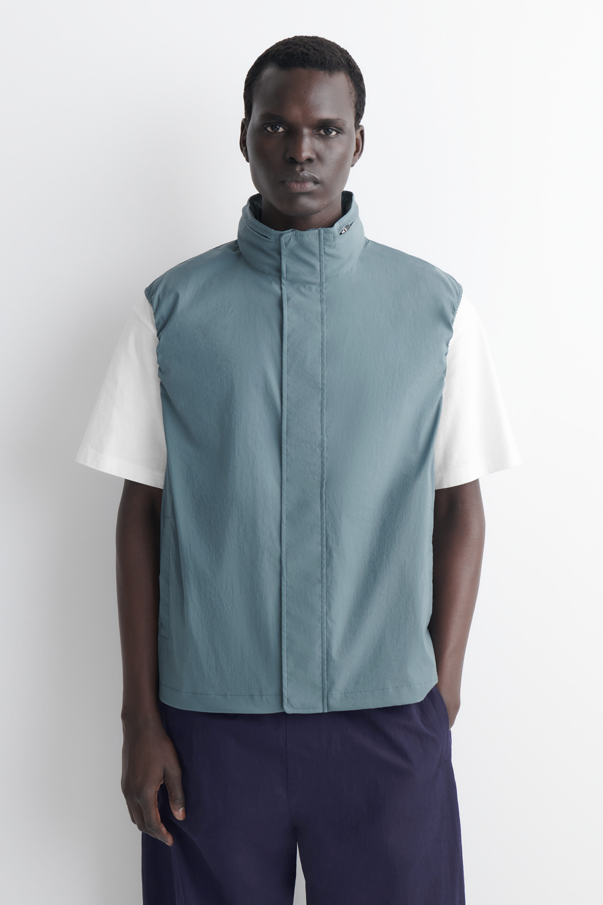 TECHNICAL WATER-RESISTANT NYLON VEST - STEEL BLUE | COS US