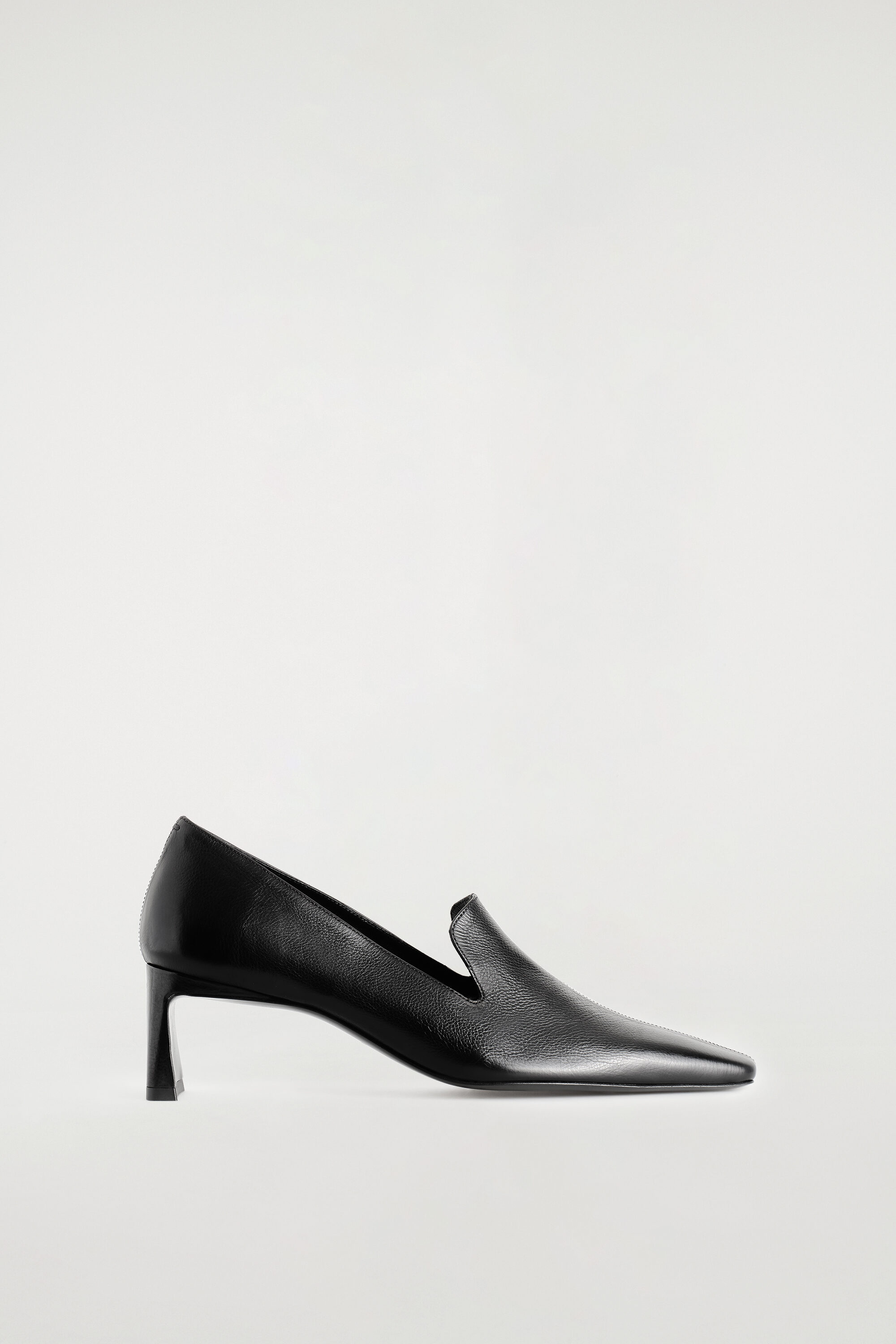 ANGULAR LEATHER HEELED LOAFERS