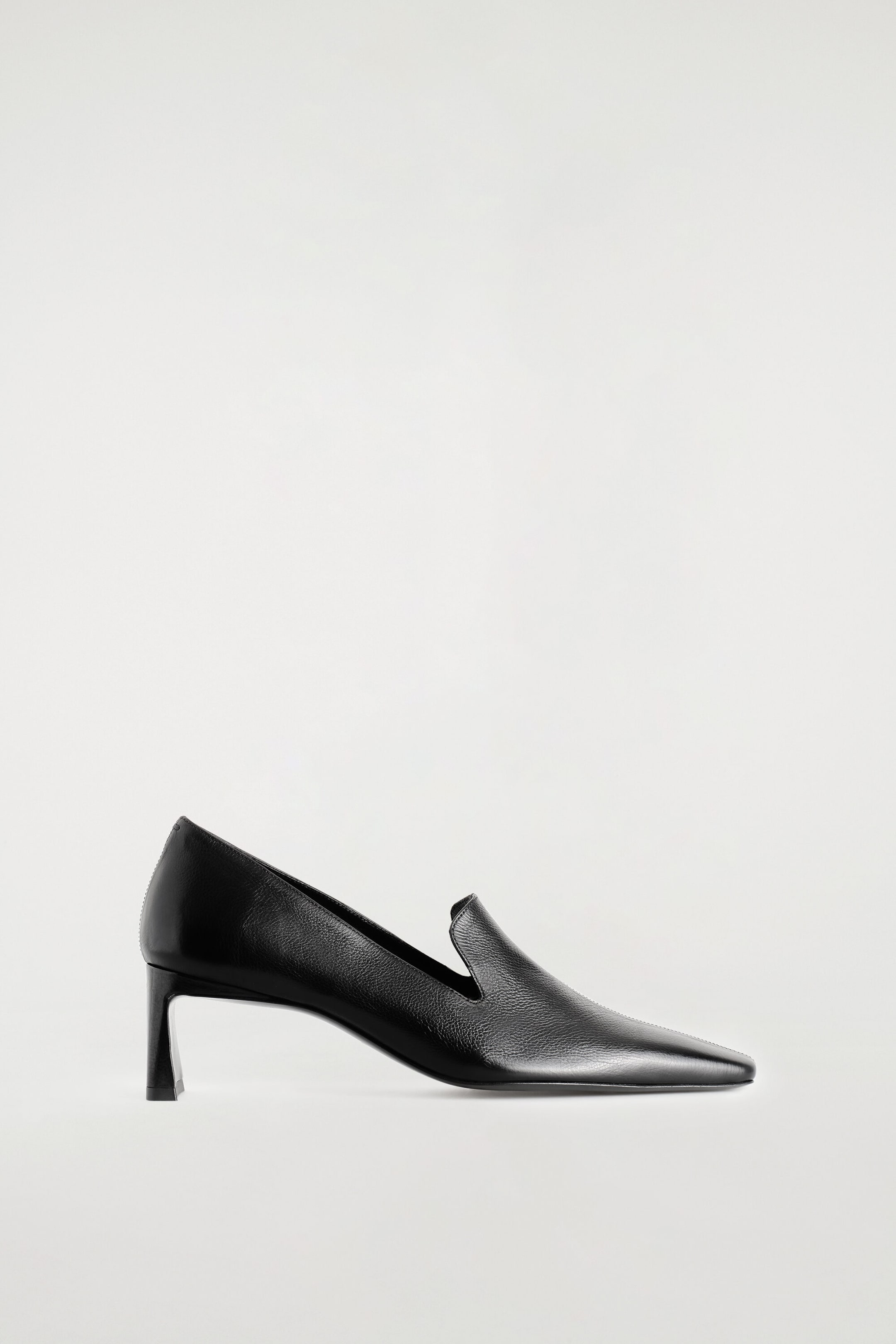 ANGULAR LEATHER HEELED LOAFERS
