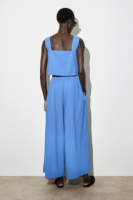 OPEN-BACK SEERSUCKER WIDE-LEG JUMPSUIT — BLUE 4