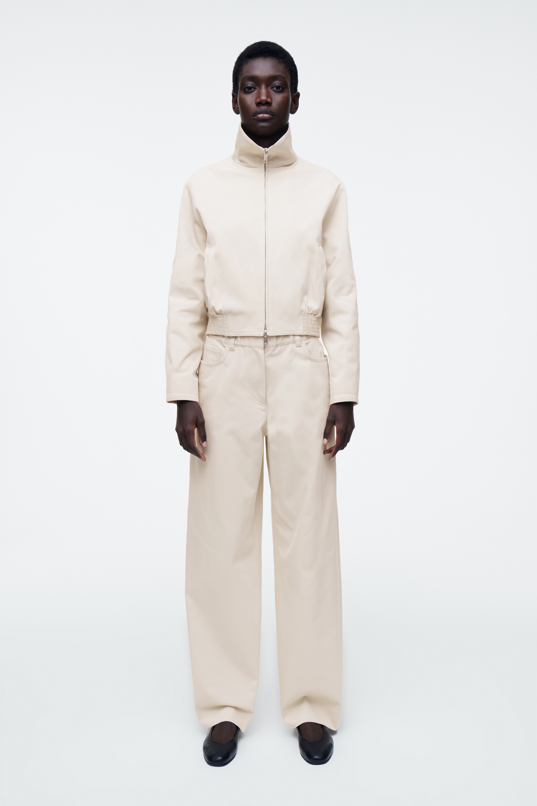 Größeres Bild ansehen: BOMBERJACKE MIT STEHKRAGEN - HELLES BEIGE - Ladies | H&M DE 2
