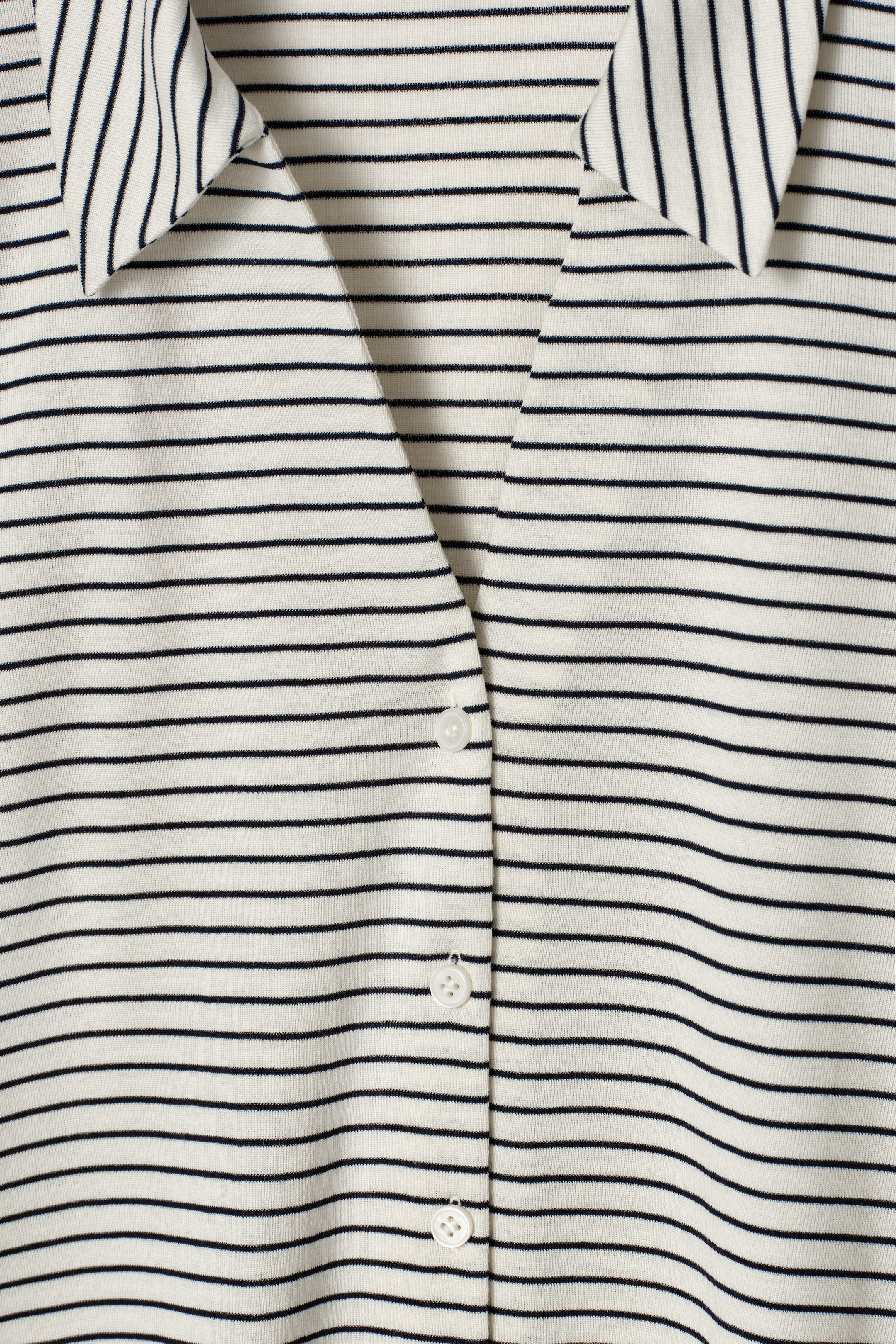 Ver imagen más grande: CAMISA DE PUNTO DE ALGODÓN DE MANGA CORTA - BLANCO/RAYAS - MUJER | H&M ES 6